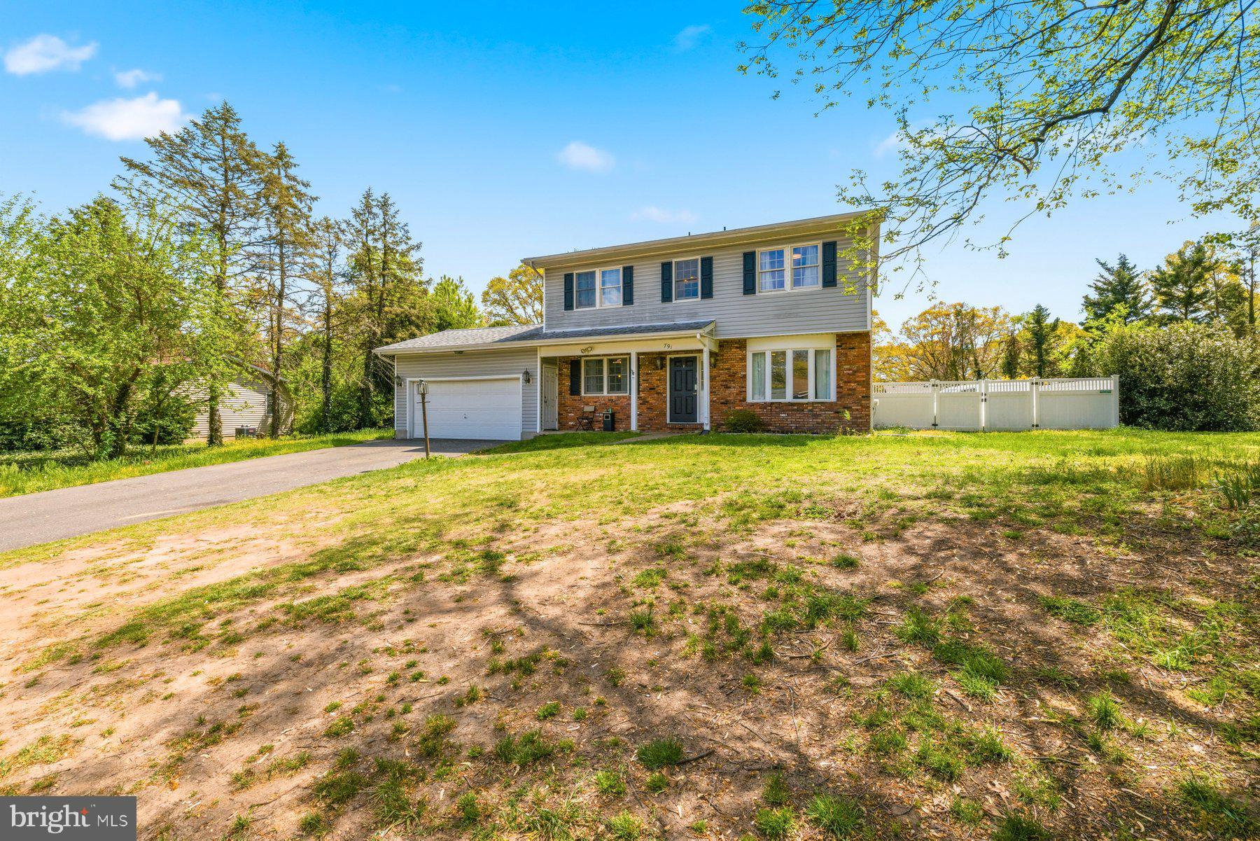 ELMHURST - Residential