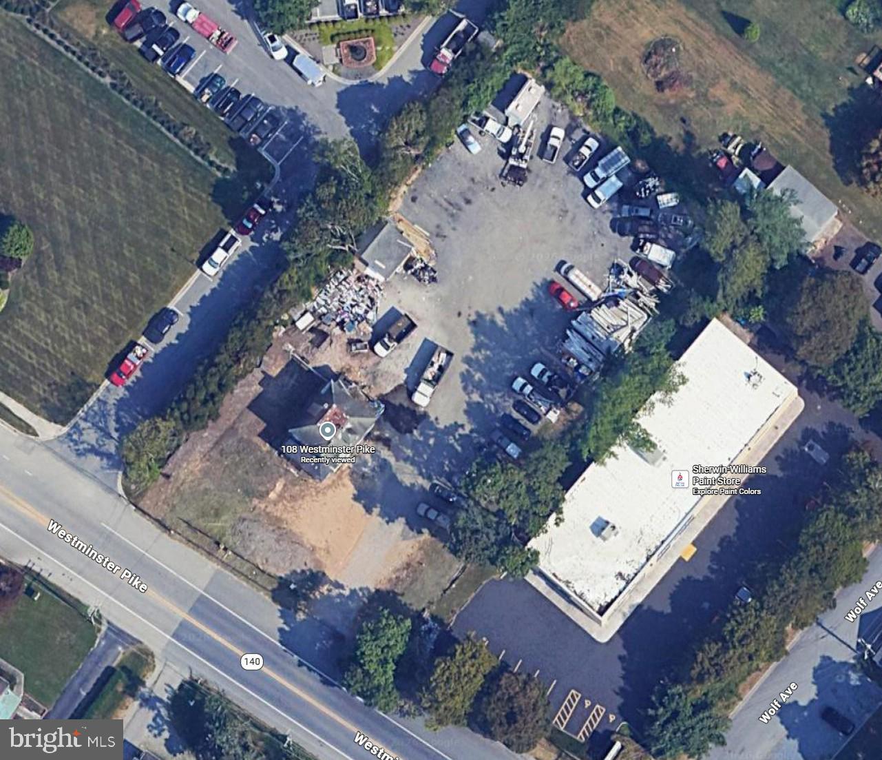 Main image without alt text