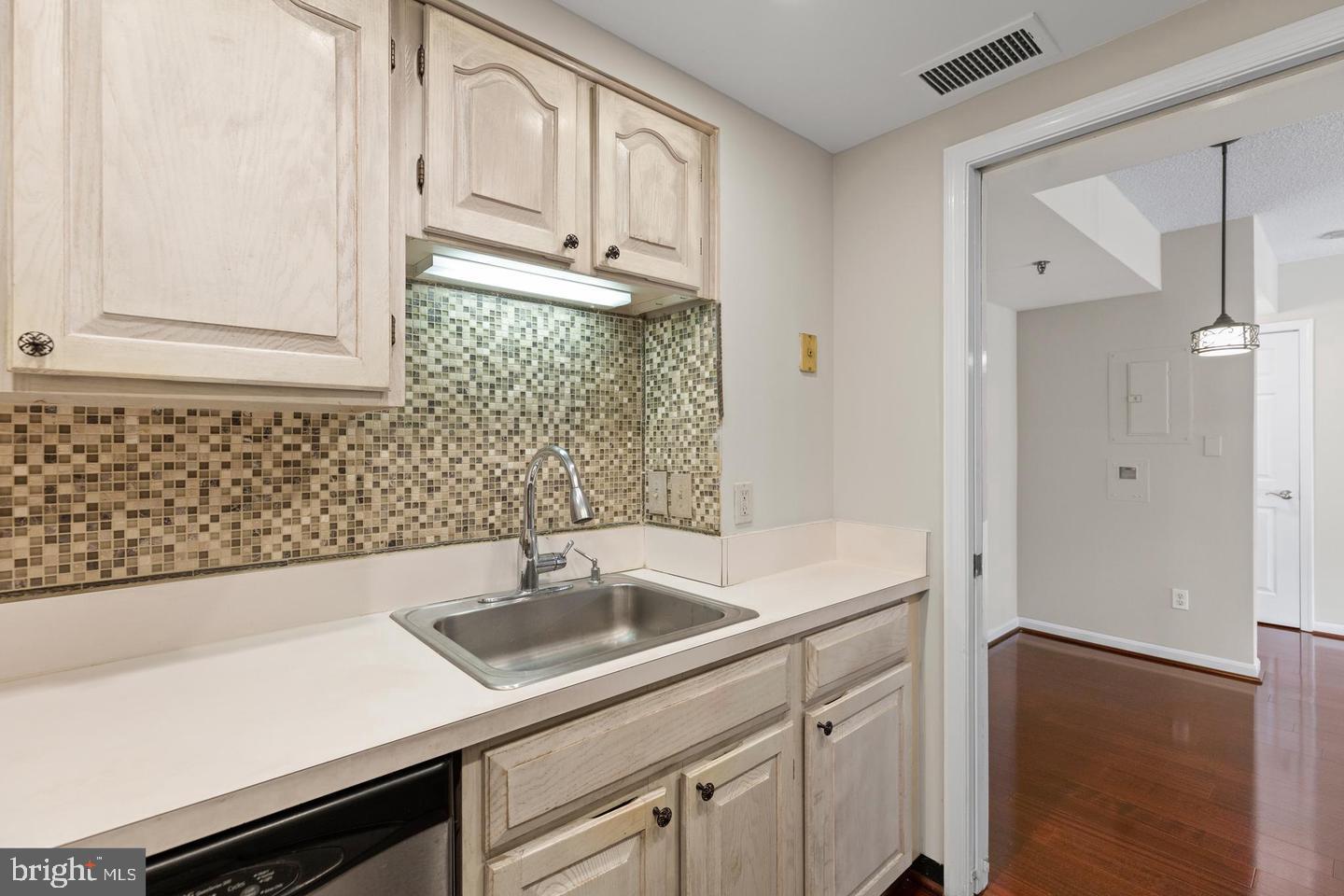 THE CHRISTOPHER - Residential Lease