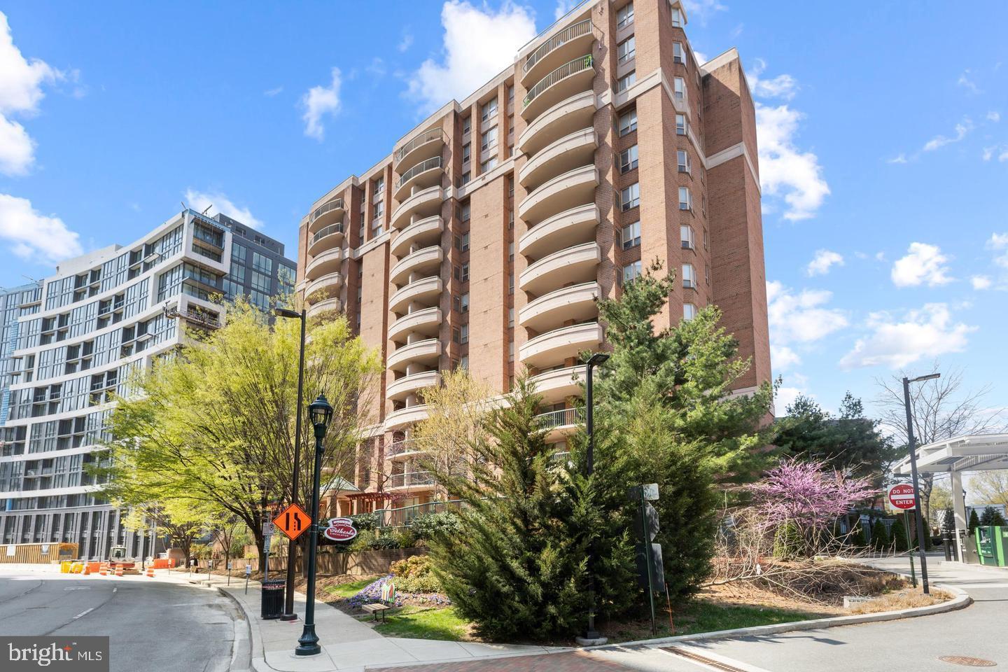 THE CHRISTOPHER - Residential Lease