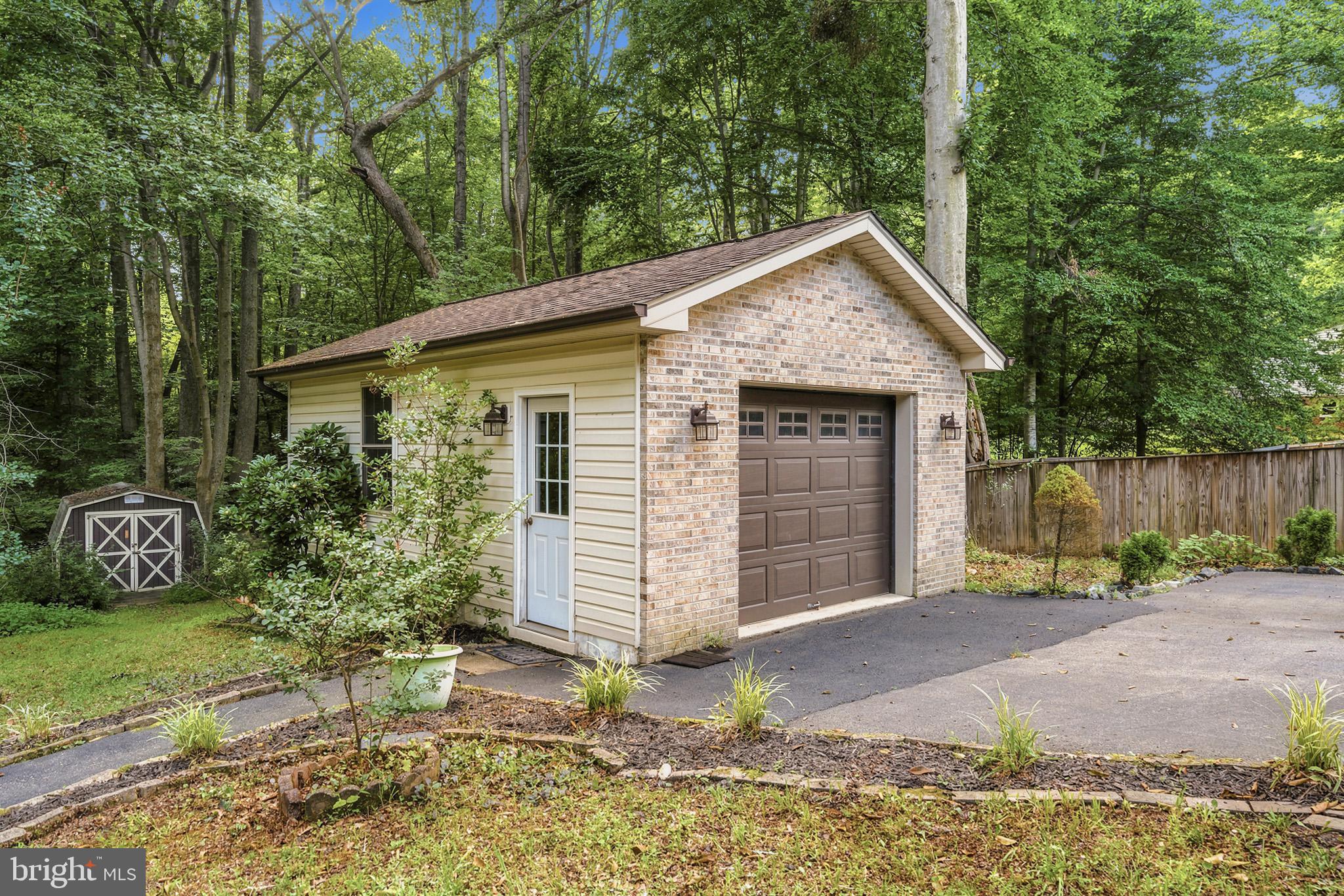 MOUNT CARMEL WOODS - Residential
