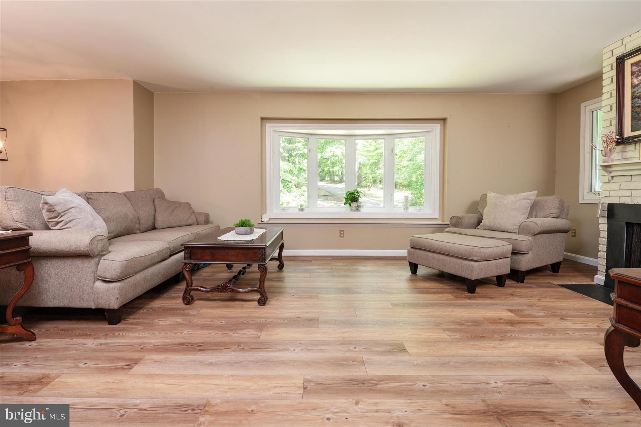 HALLMARK WOODS - Residential