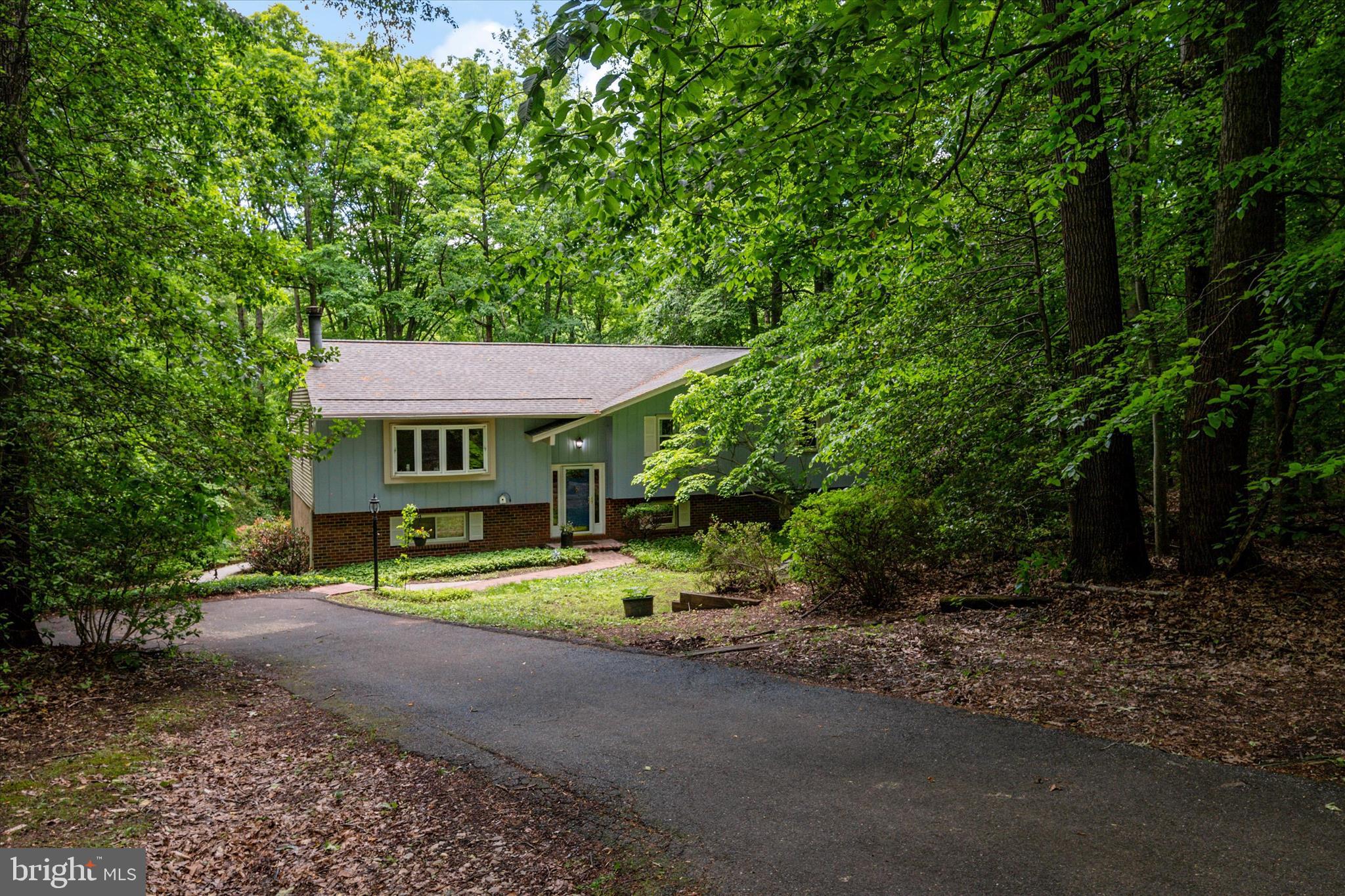HALLMARK WOODS - Residential
