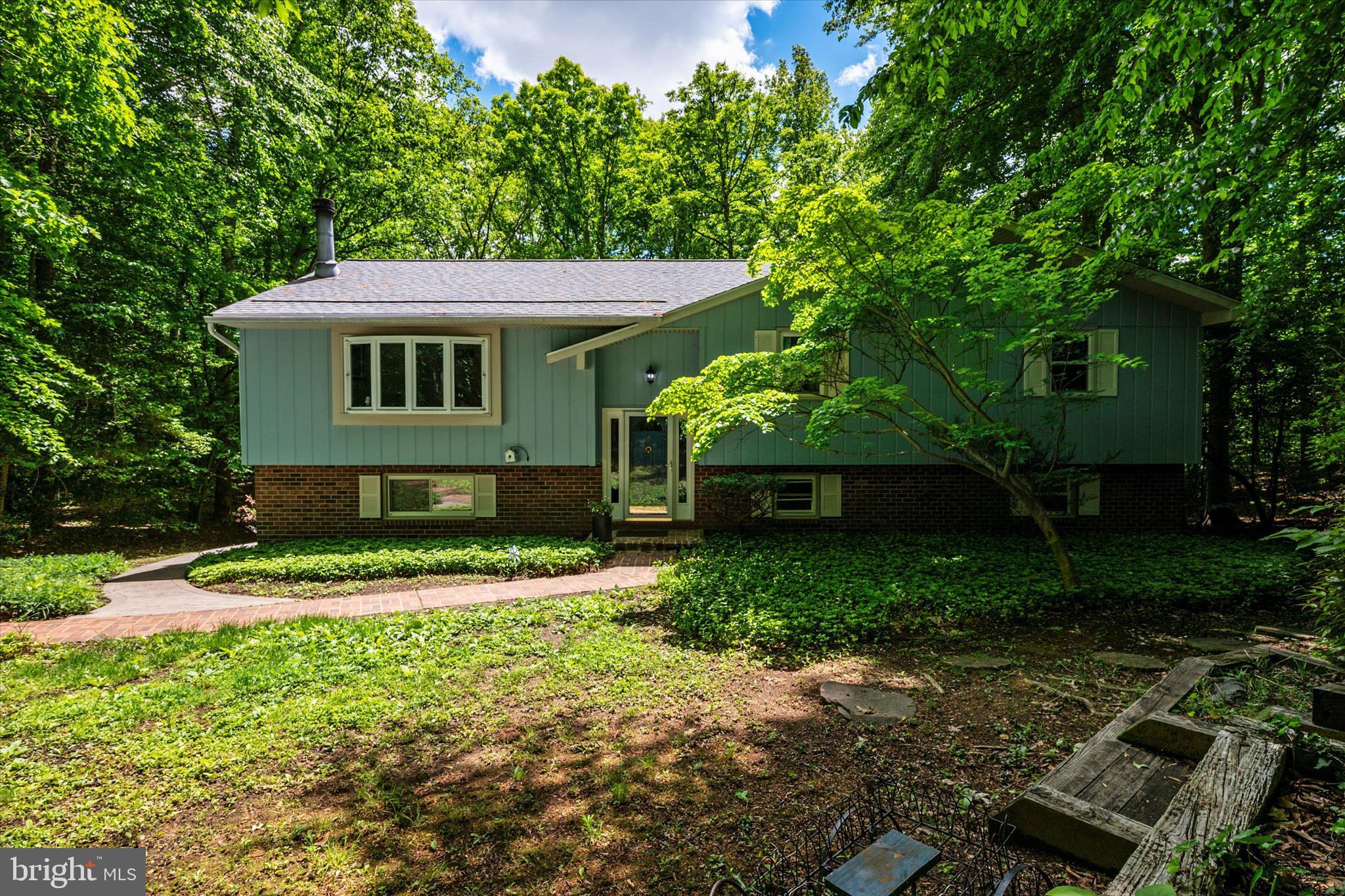 HALLMARK WOODS - Residential