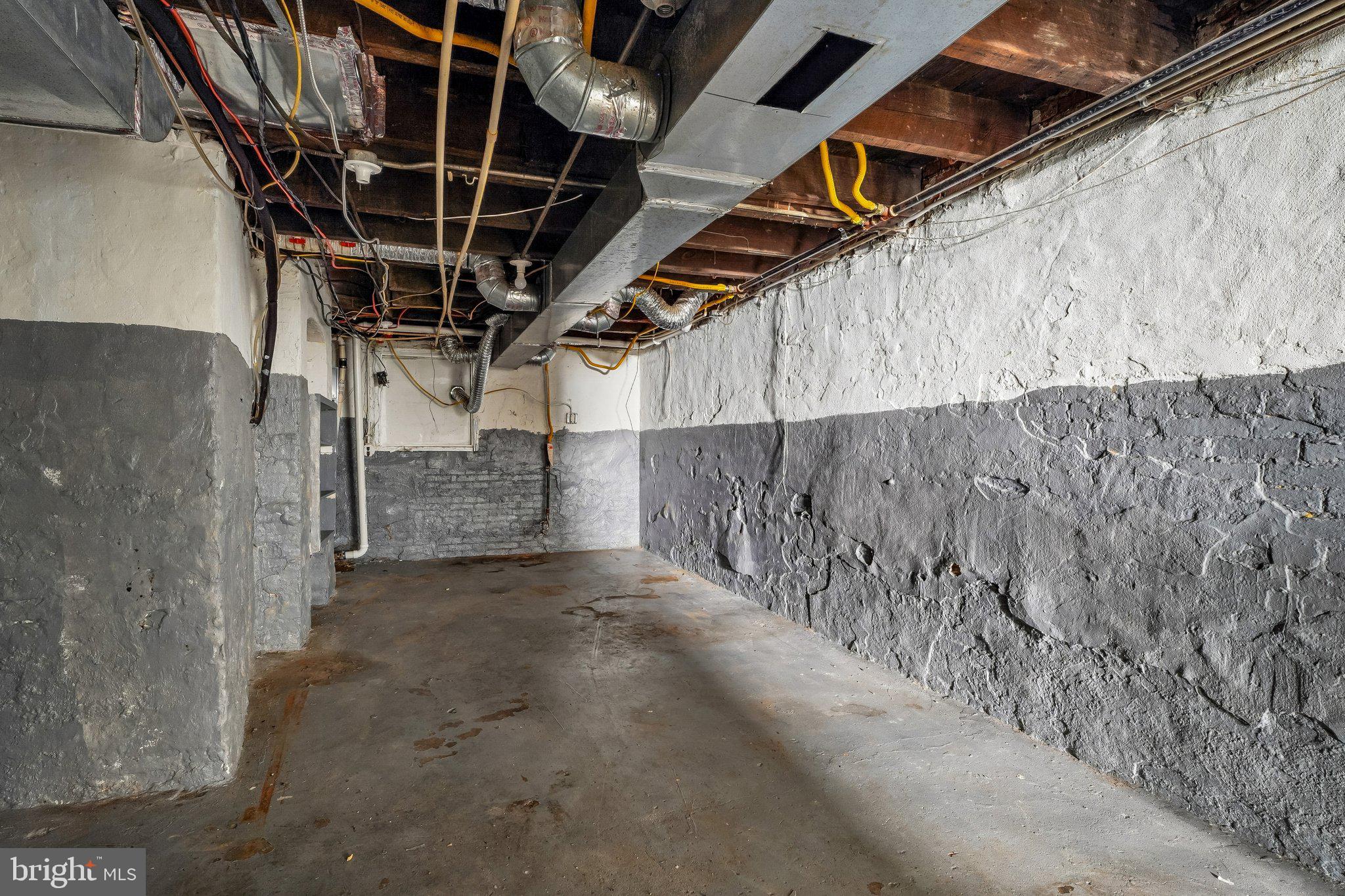 BROADWAY EAST - Residential