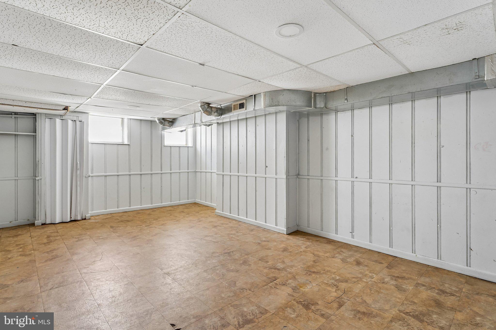 BROADWAY EAST - Residential