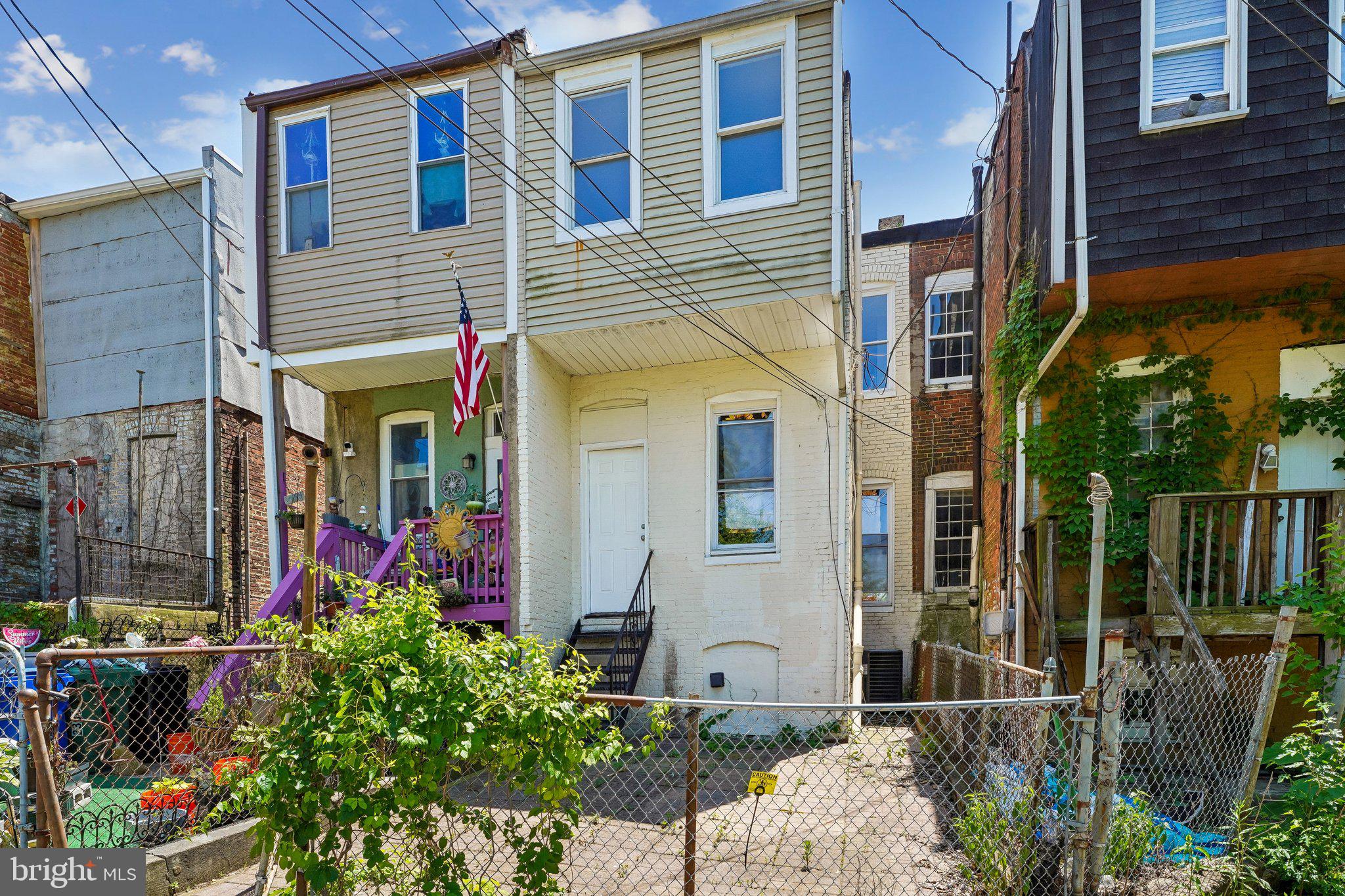 BROADWAY EAST - Residential