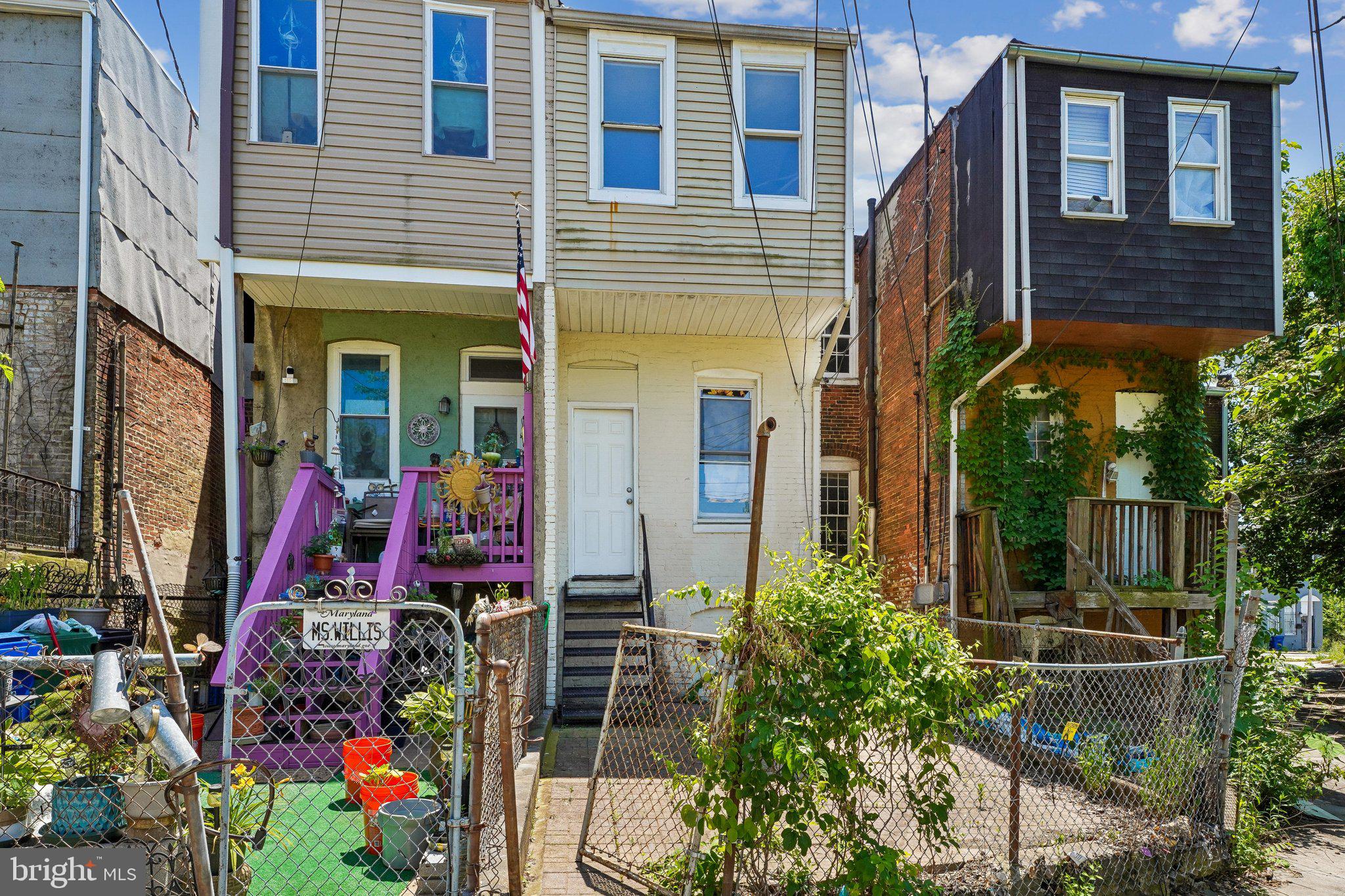 BROADWAY EAST - Residential