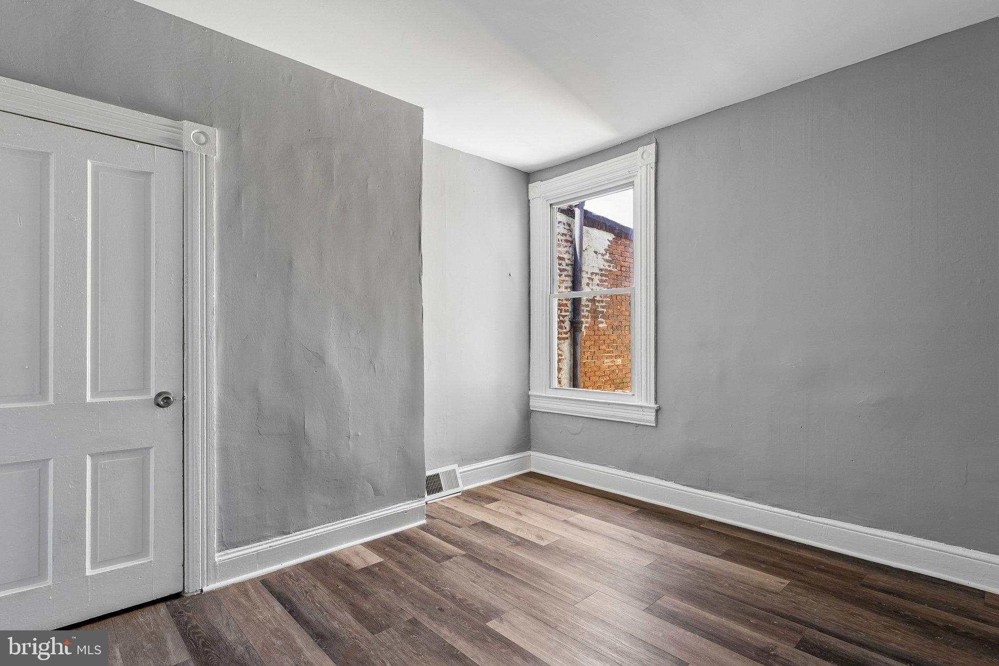 BROADWAY EAST - Residential