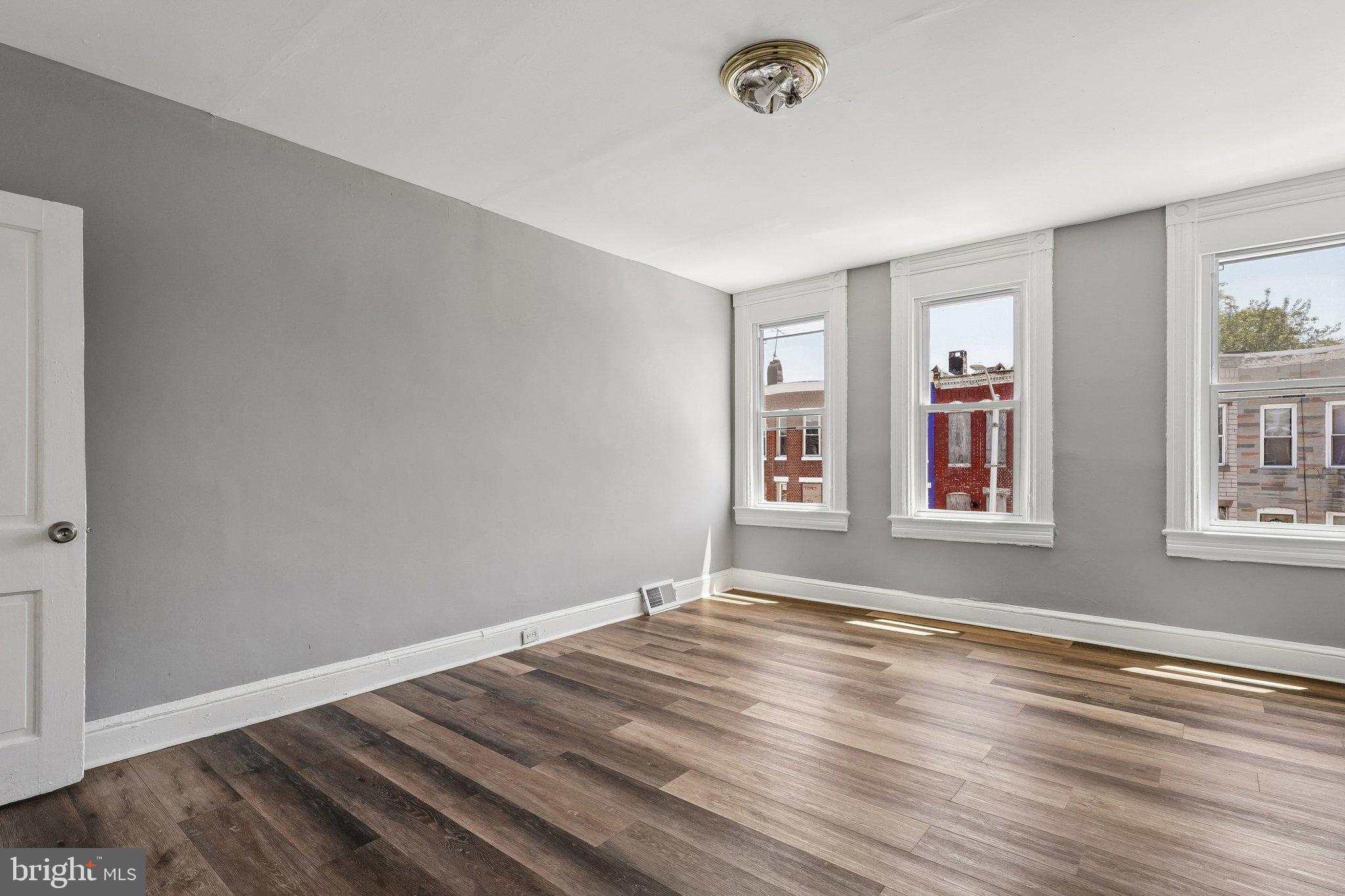 BROADWAY EAST - Residential