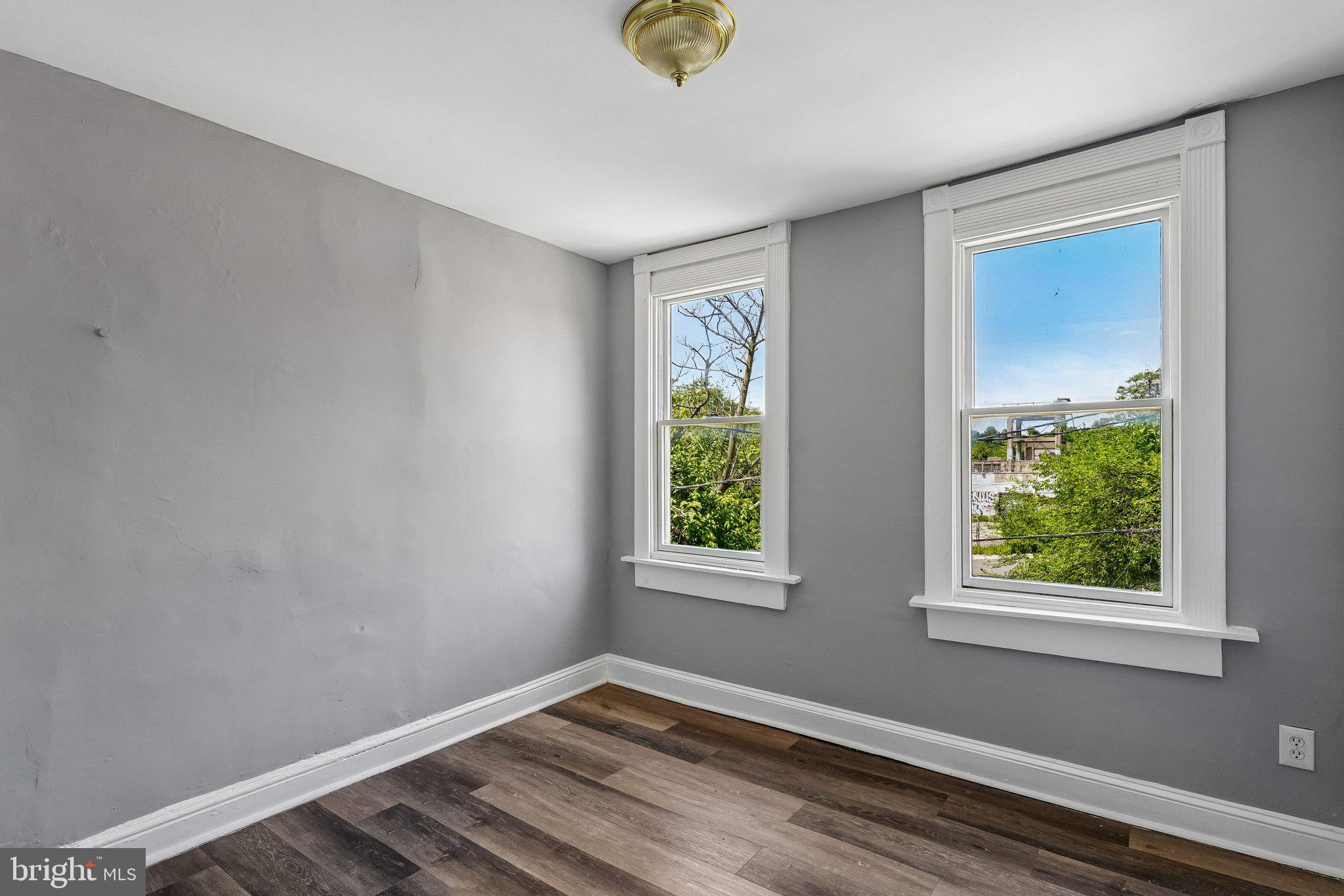 BROADWAY EAST - Residential