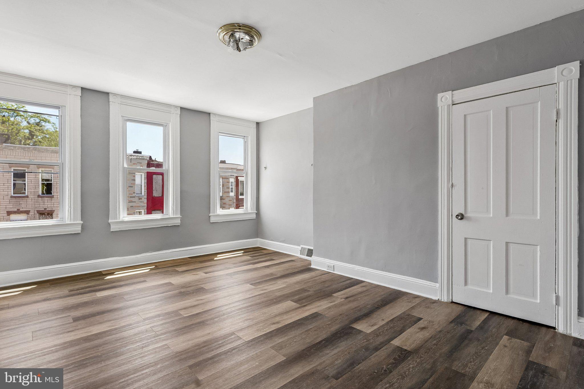 BROADWAY EAST - Residential