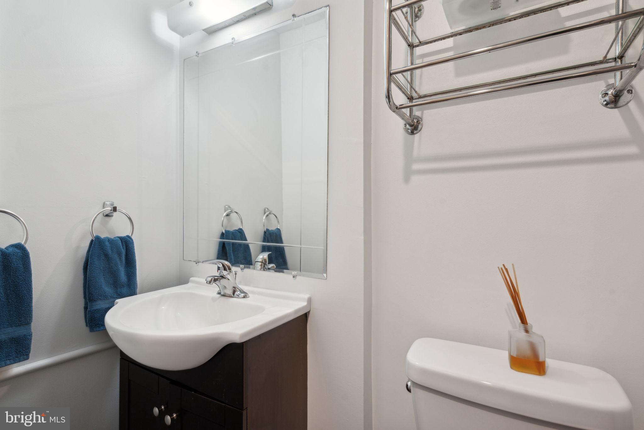 LOGAN SQUARE - Residential