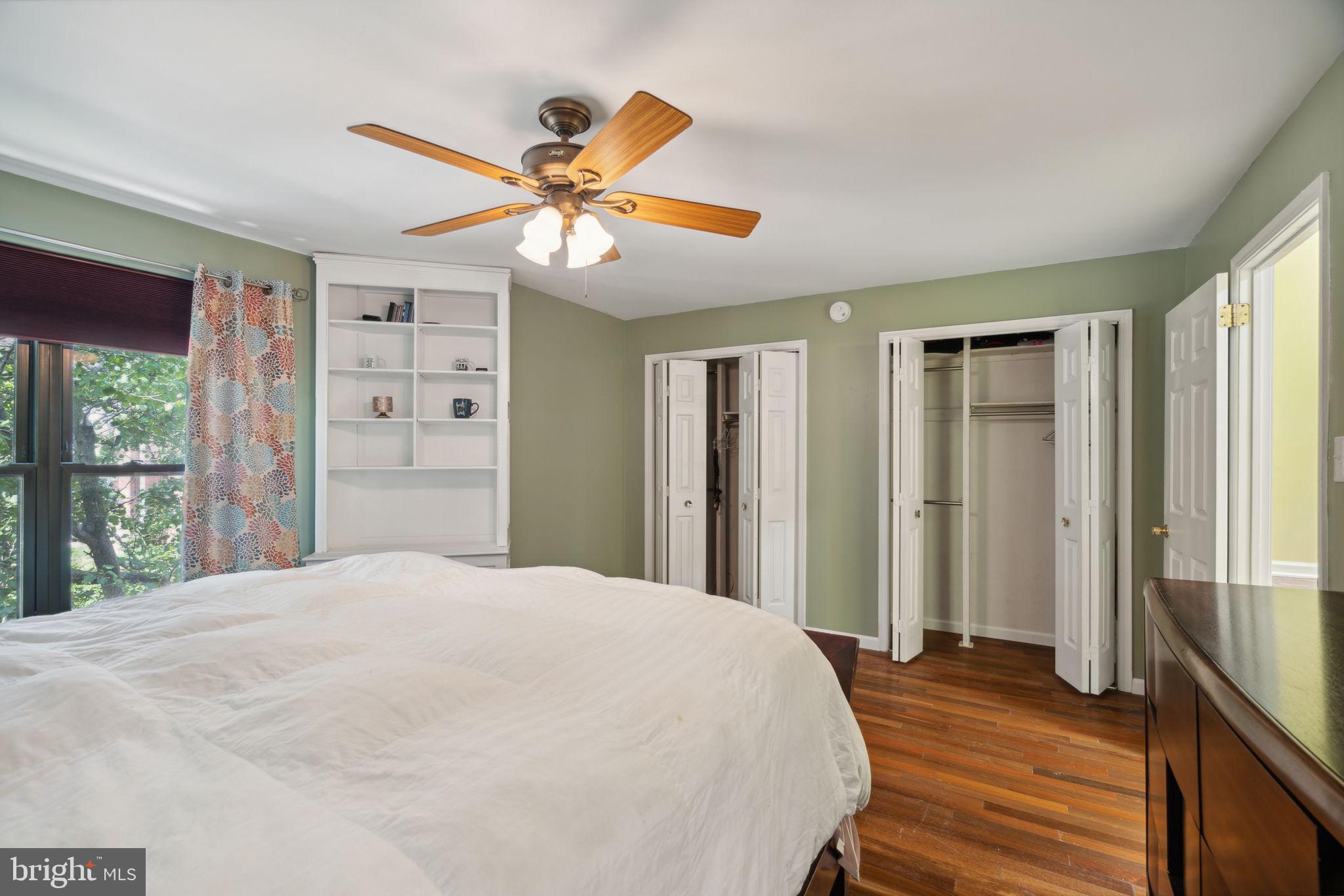 LOGAN SQUARE - Residential
