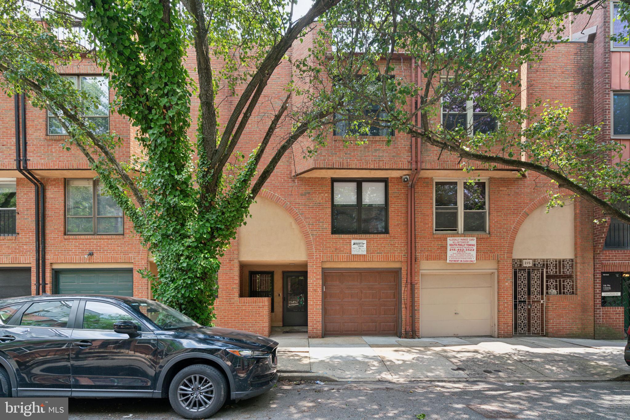 LOGAN SQUARE - Residential