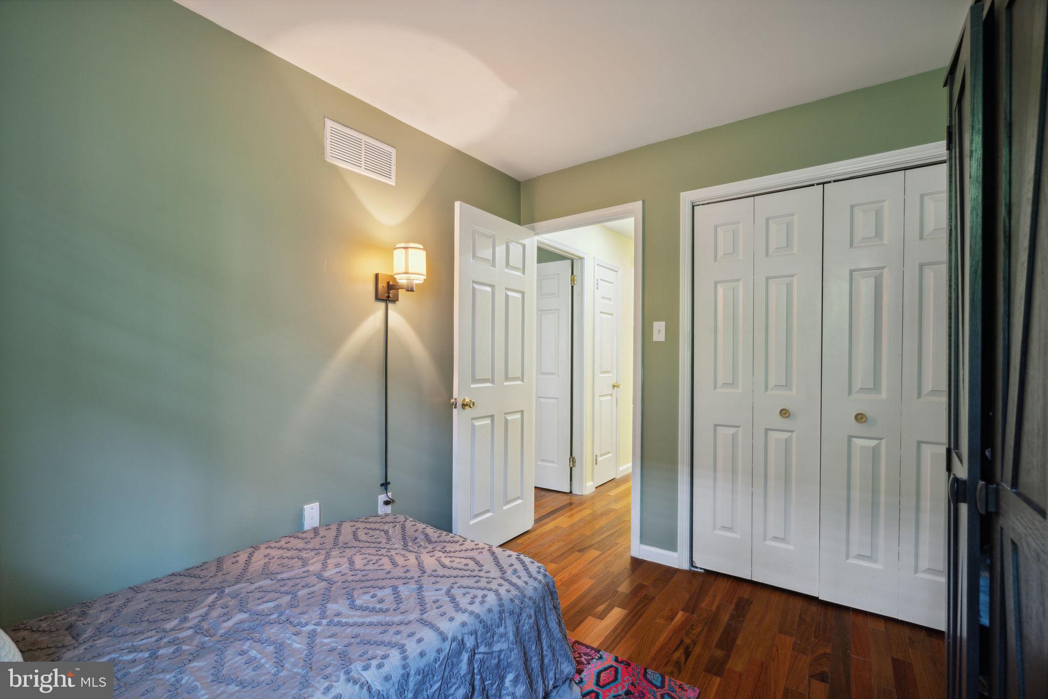 LOGAN SQUARE - Residential