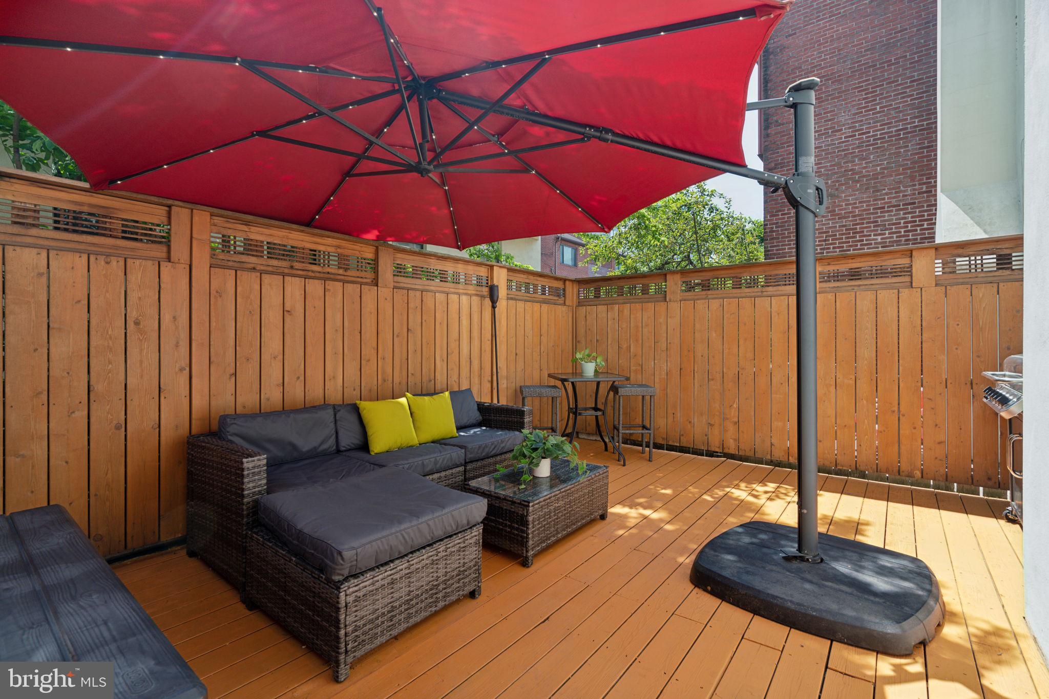 LOGAN SQUARE - Residential