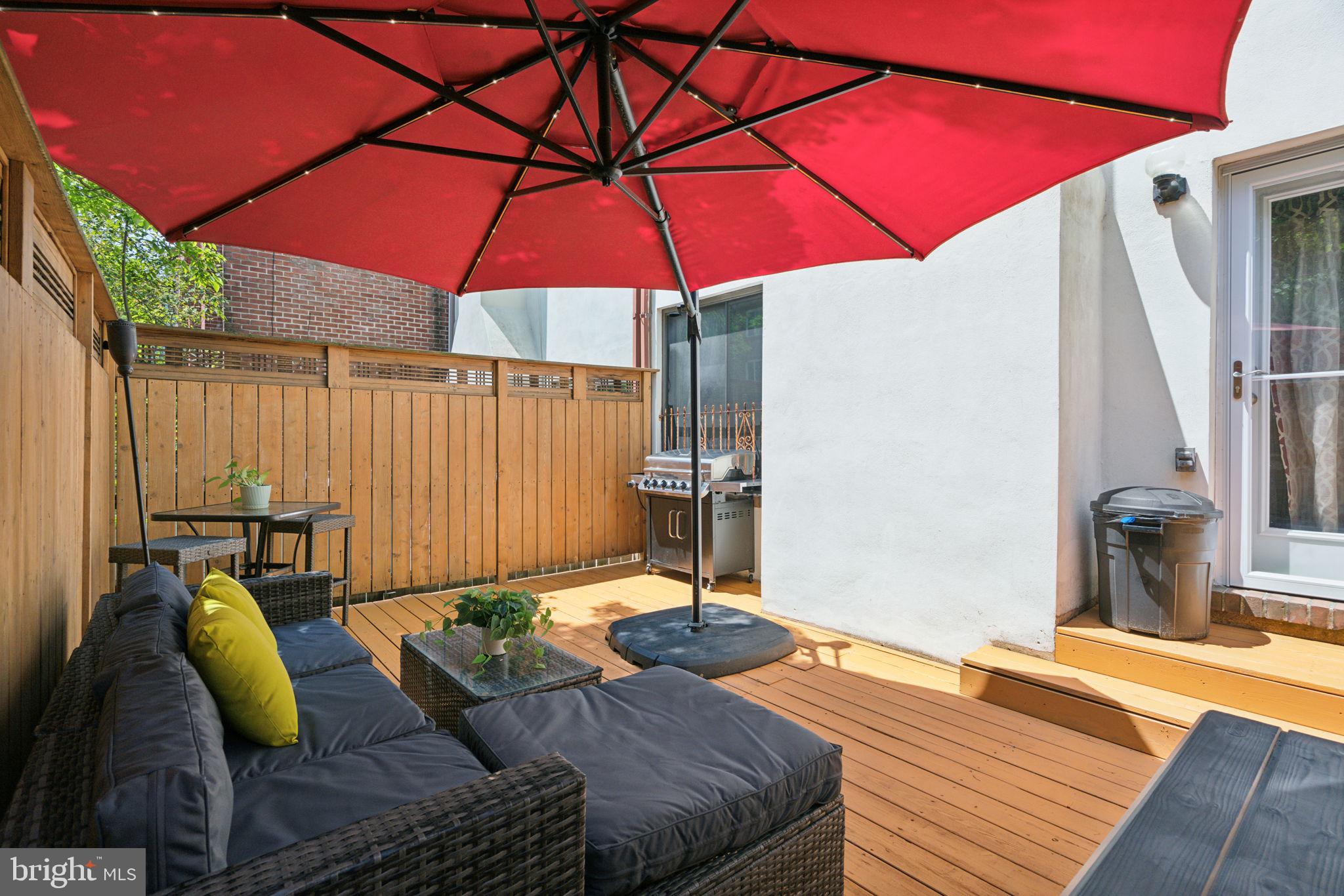 LOGAN SQUARE - Residential