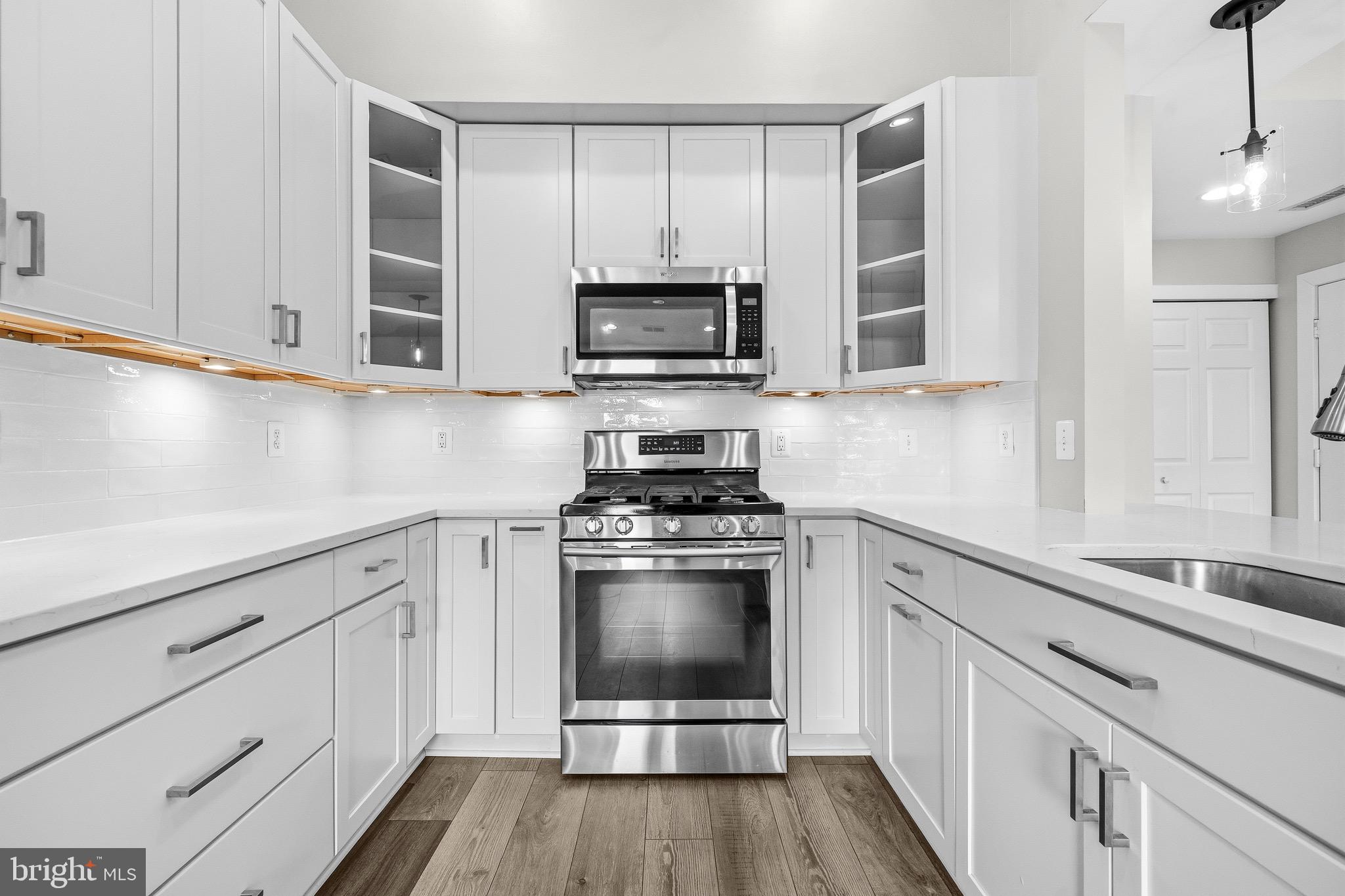 ASHBURN VILLAGE - Residential