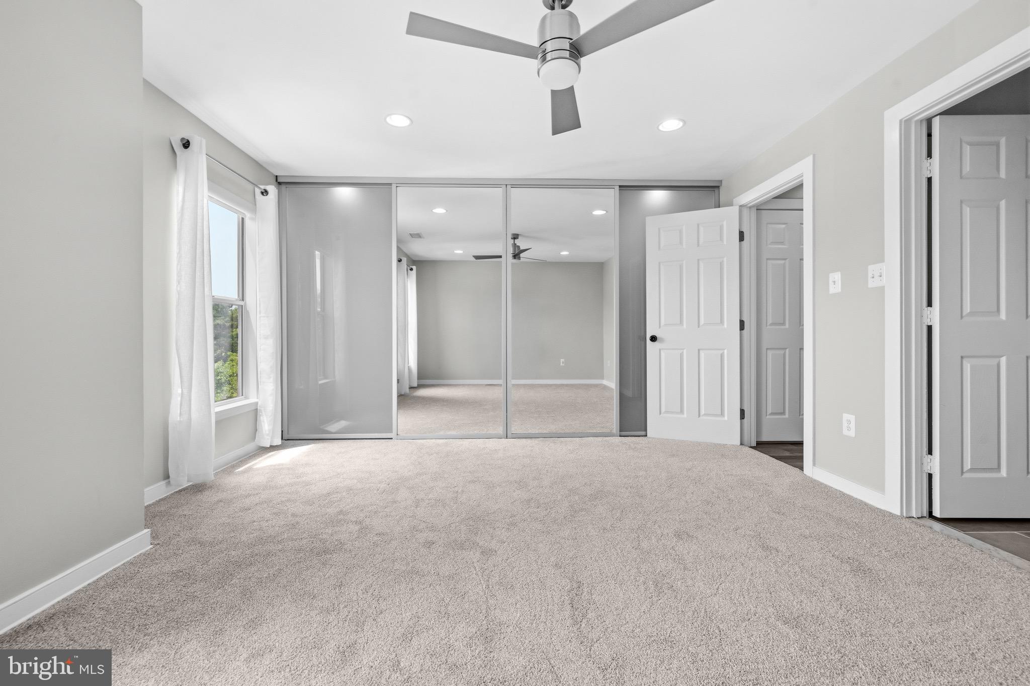 ASHBURN VILLAGE - Residential