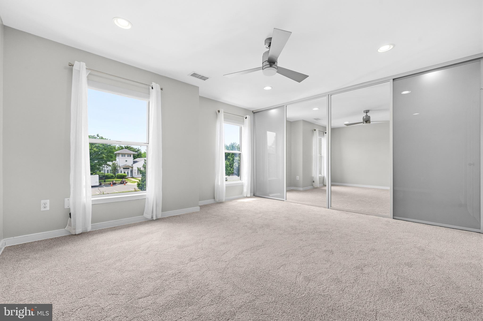 ASHBURN VILLAGE - Residential