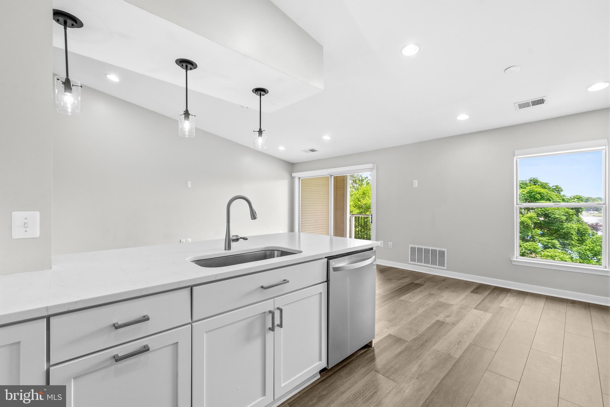 ASHBURN VILLAGE - Residential