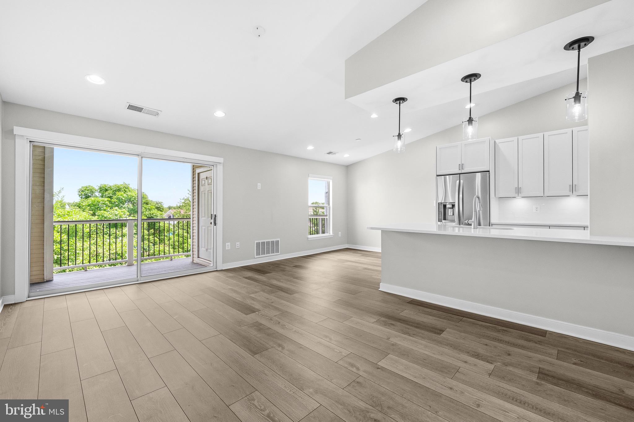 ASHBURN VILLAGE - Residential