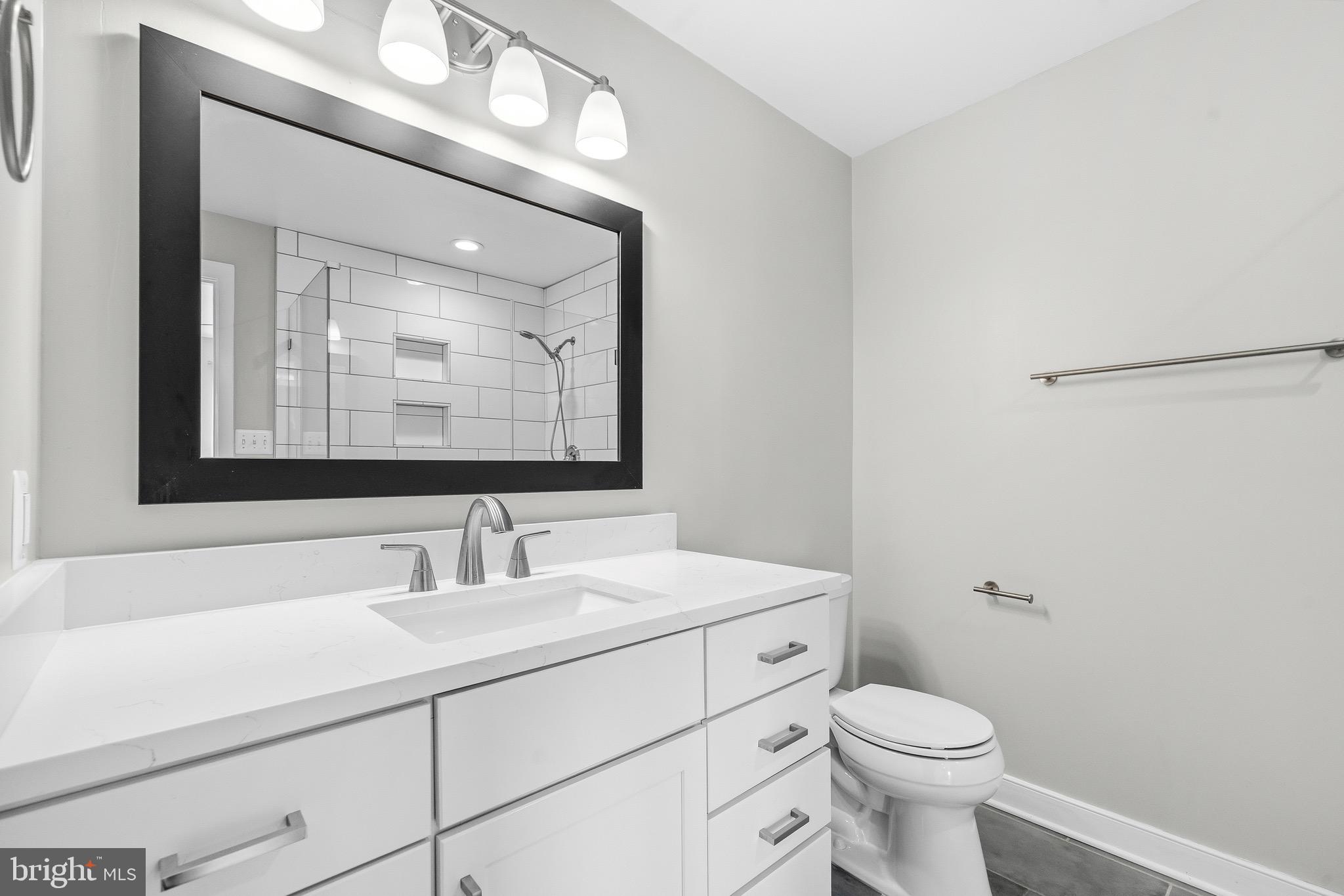 ASHBURN VILLAGE - Residential