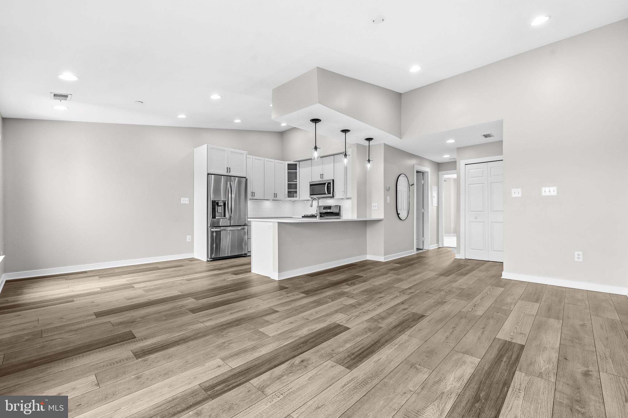 ASHBURN VILLAGE - Residential