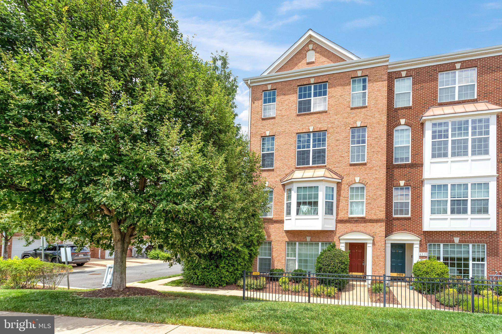 MARKET CENTER CONDOMINIUM - Residential