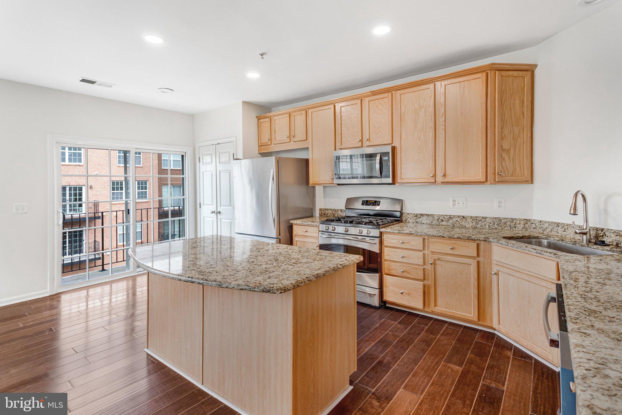 MARKET CENTER CONDOMINIUM - Residential