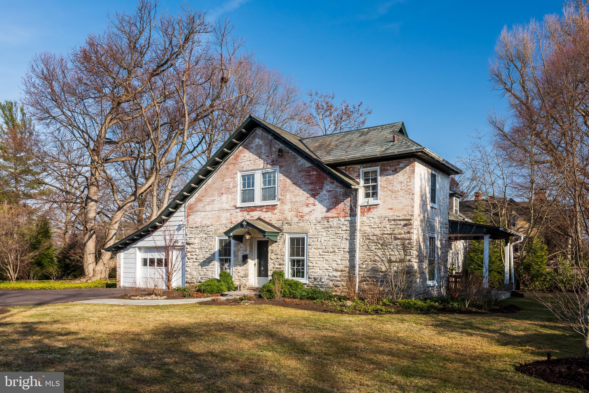 CHESTNUT HILL - Residential