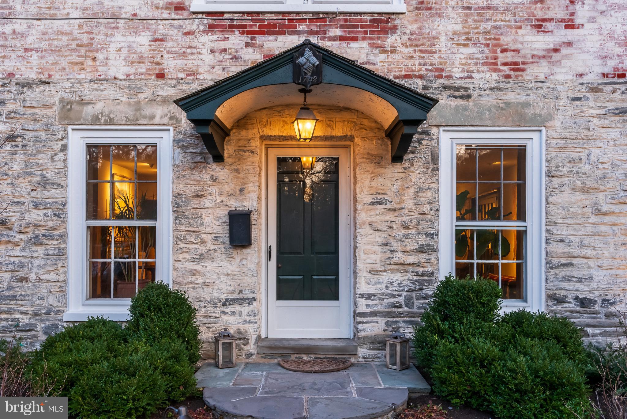 CHESTNUT HILL - Residential