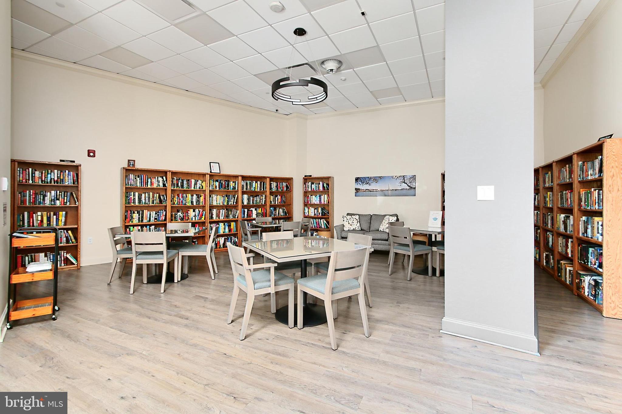 CRYSTAL GATEWAY - Residential