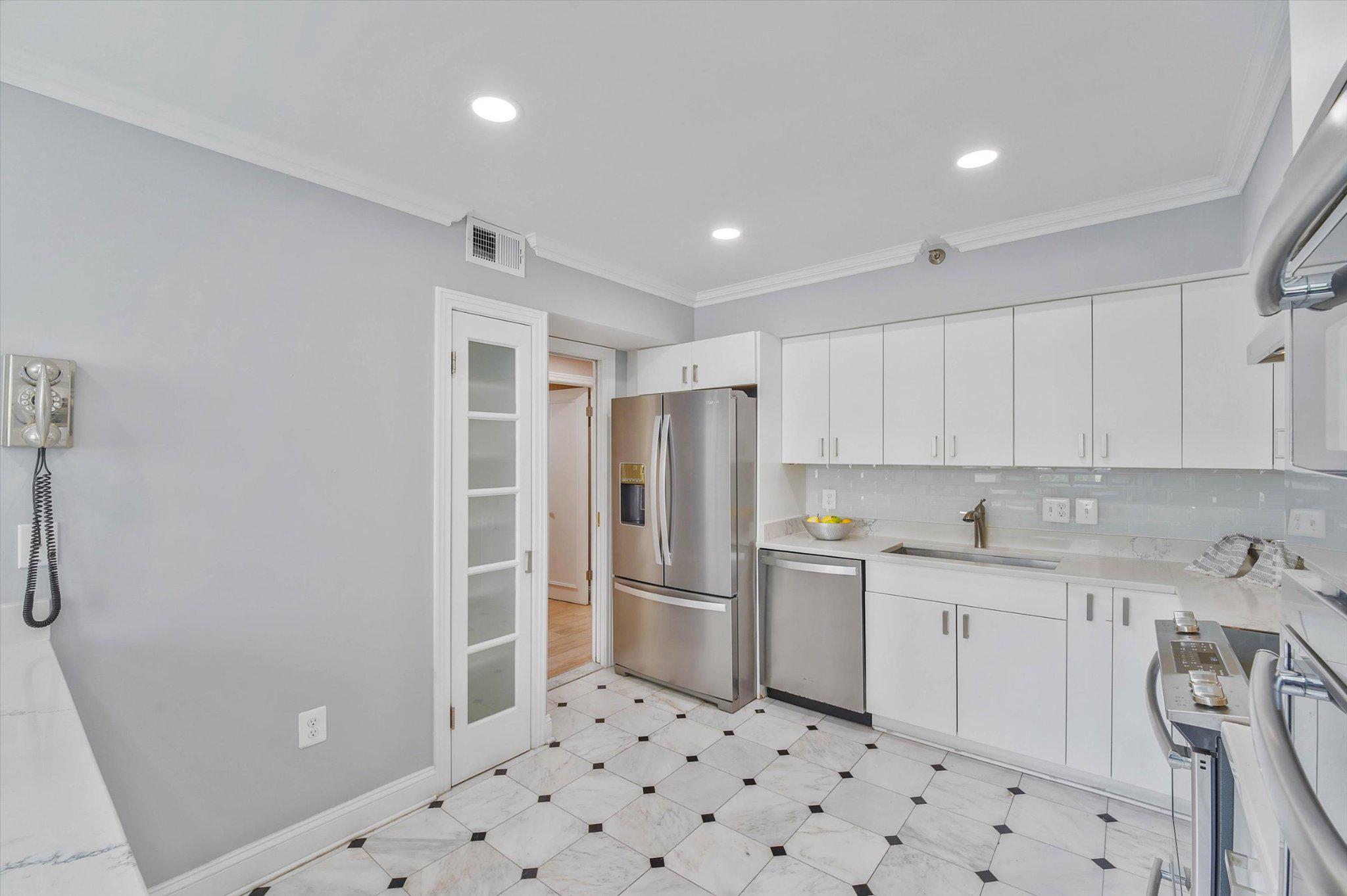 FRIENDSHIP HEIGHTS - Residential