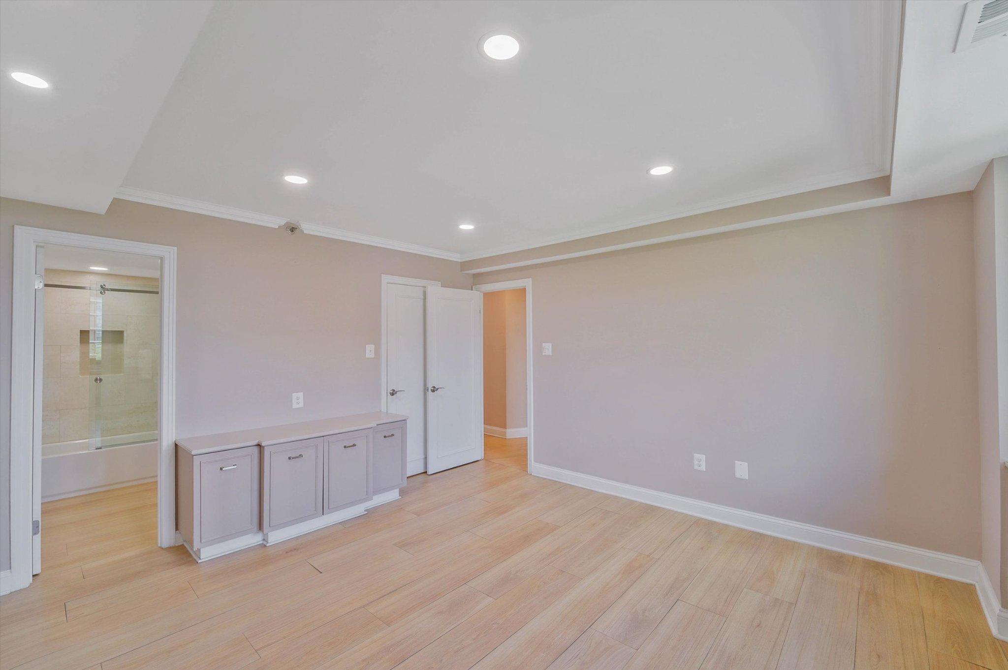 FRIENDSHIP HEIGHTS - Residential