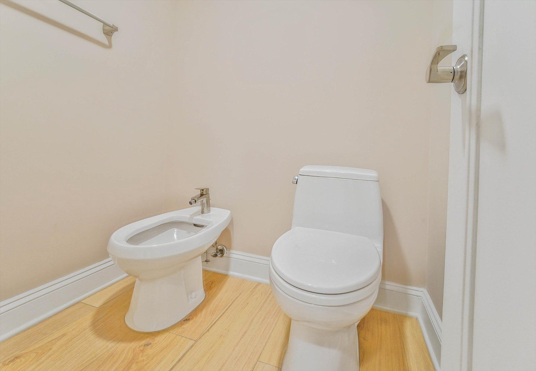 FRIENDSHIP HEIGHTS - Residential