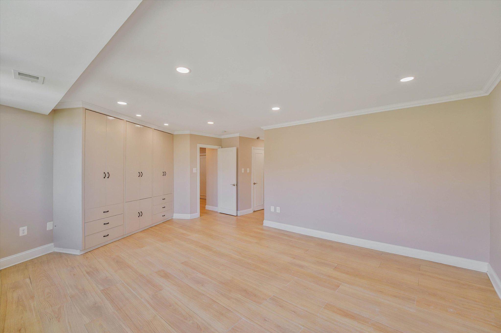 FRIENDSHIP HEIGHTS - Residential