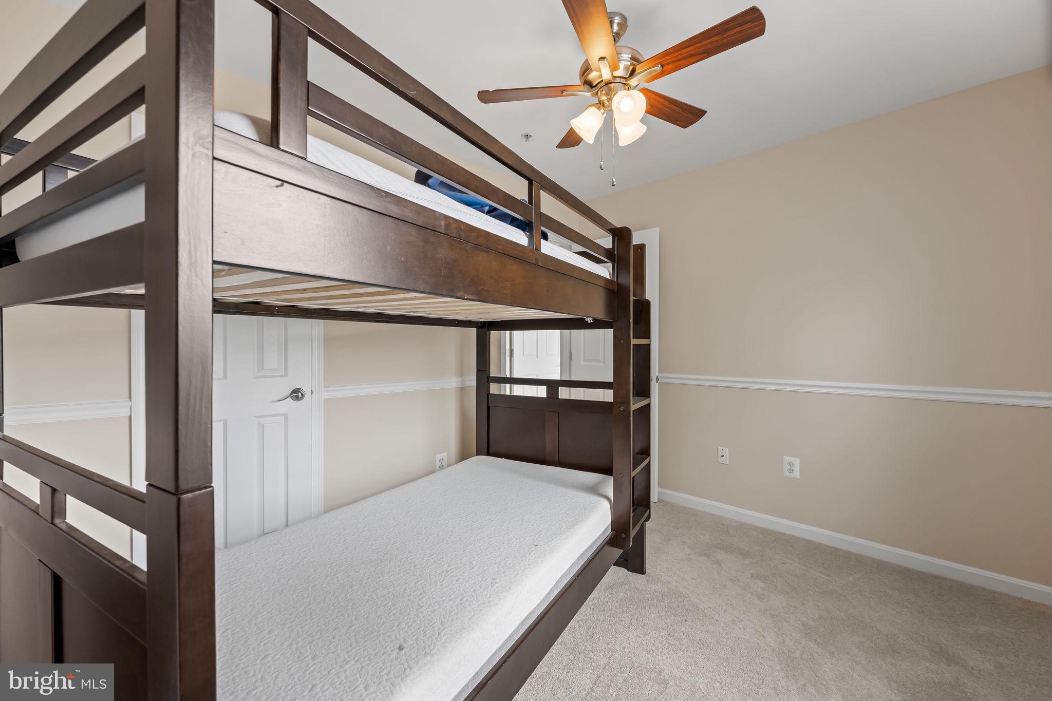 SEVEN OAKS - Residential