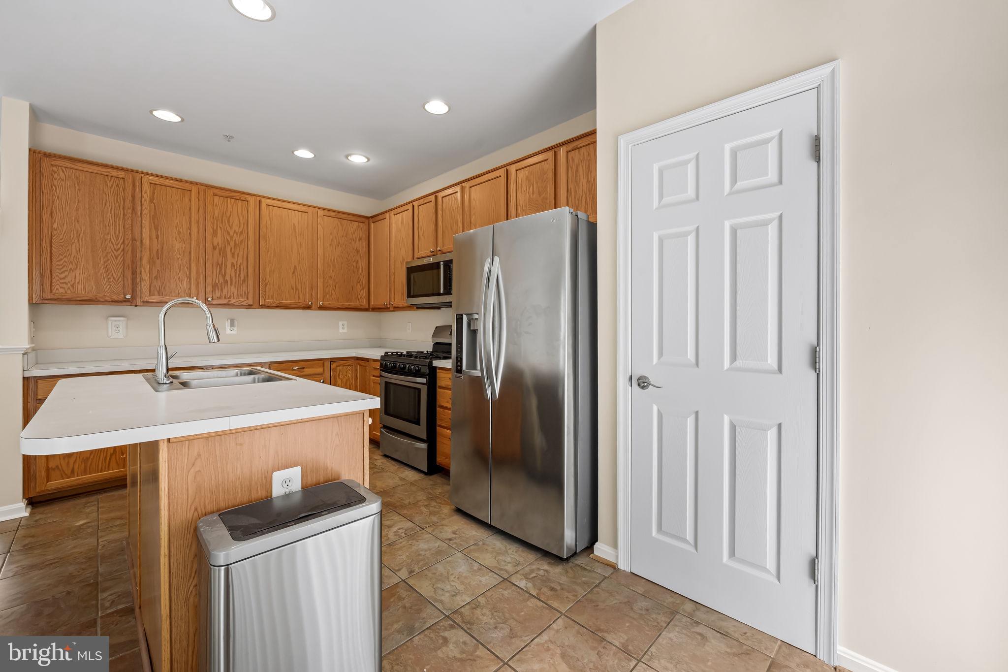 SEVEN OAKS - Residential