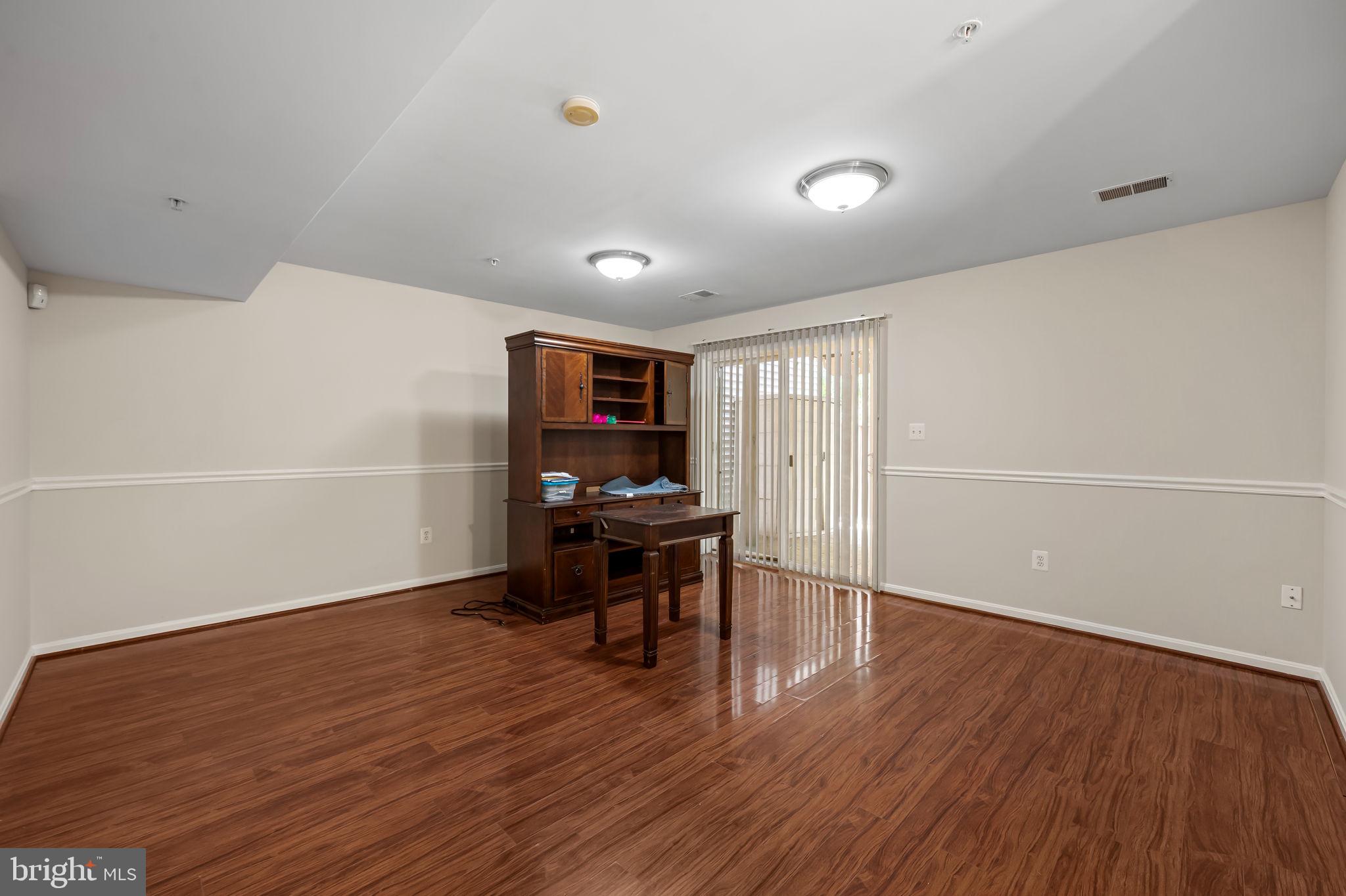 SEVEN OAKS - Residential