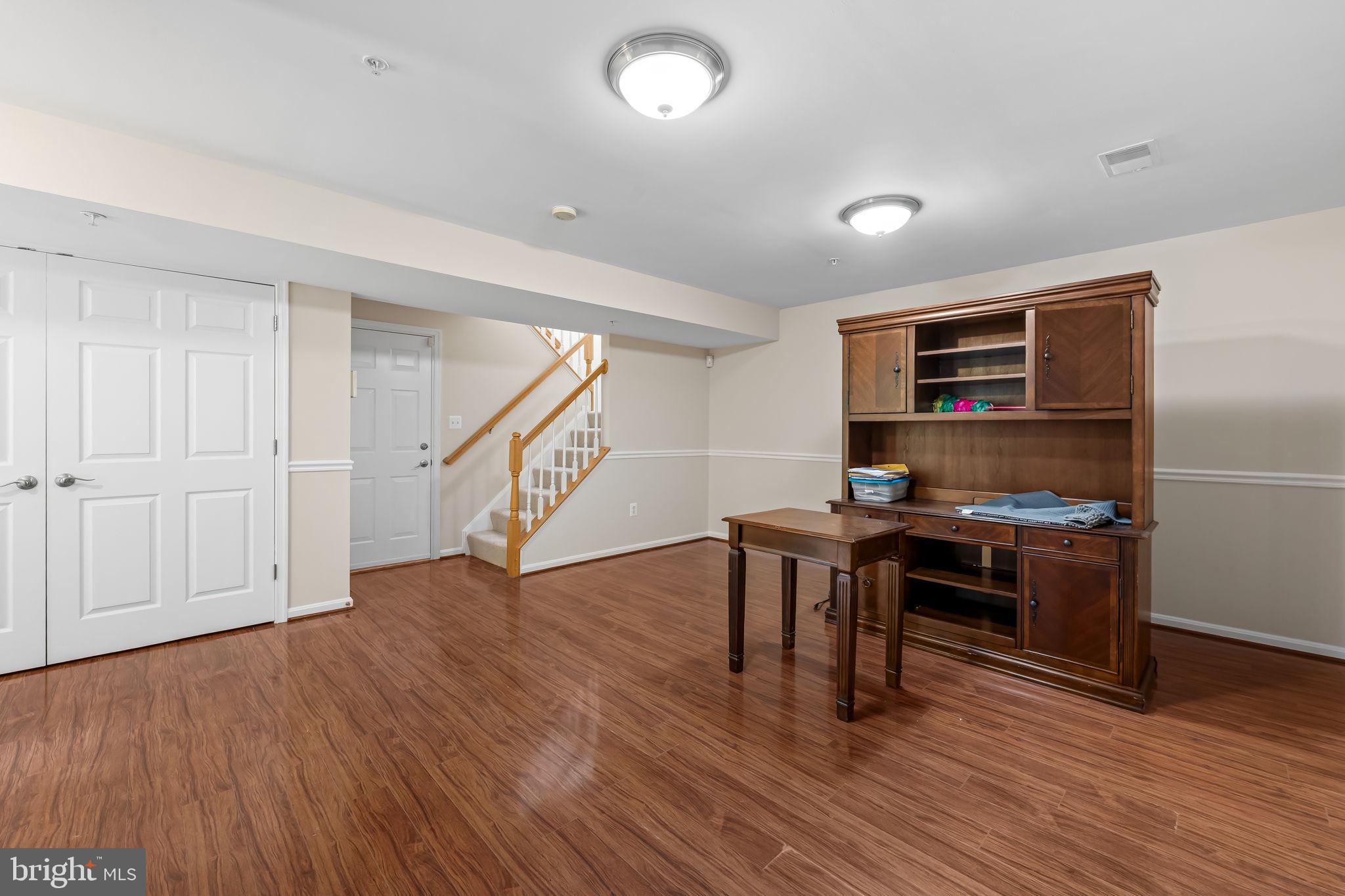 SEVEN OAKS - Residential
