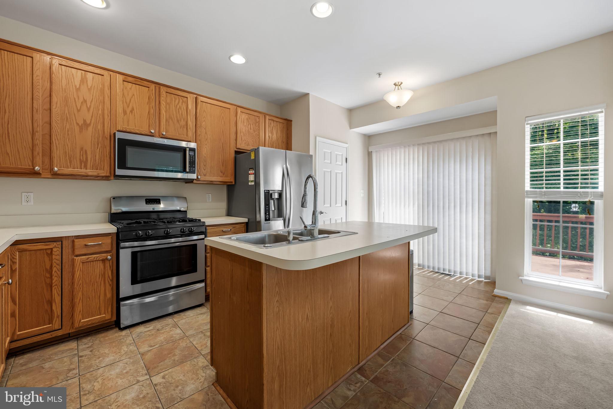 SEVEN OAKS - Residential