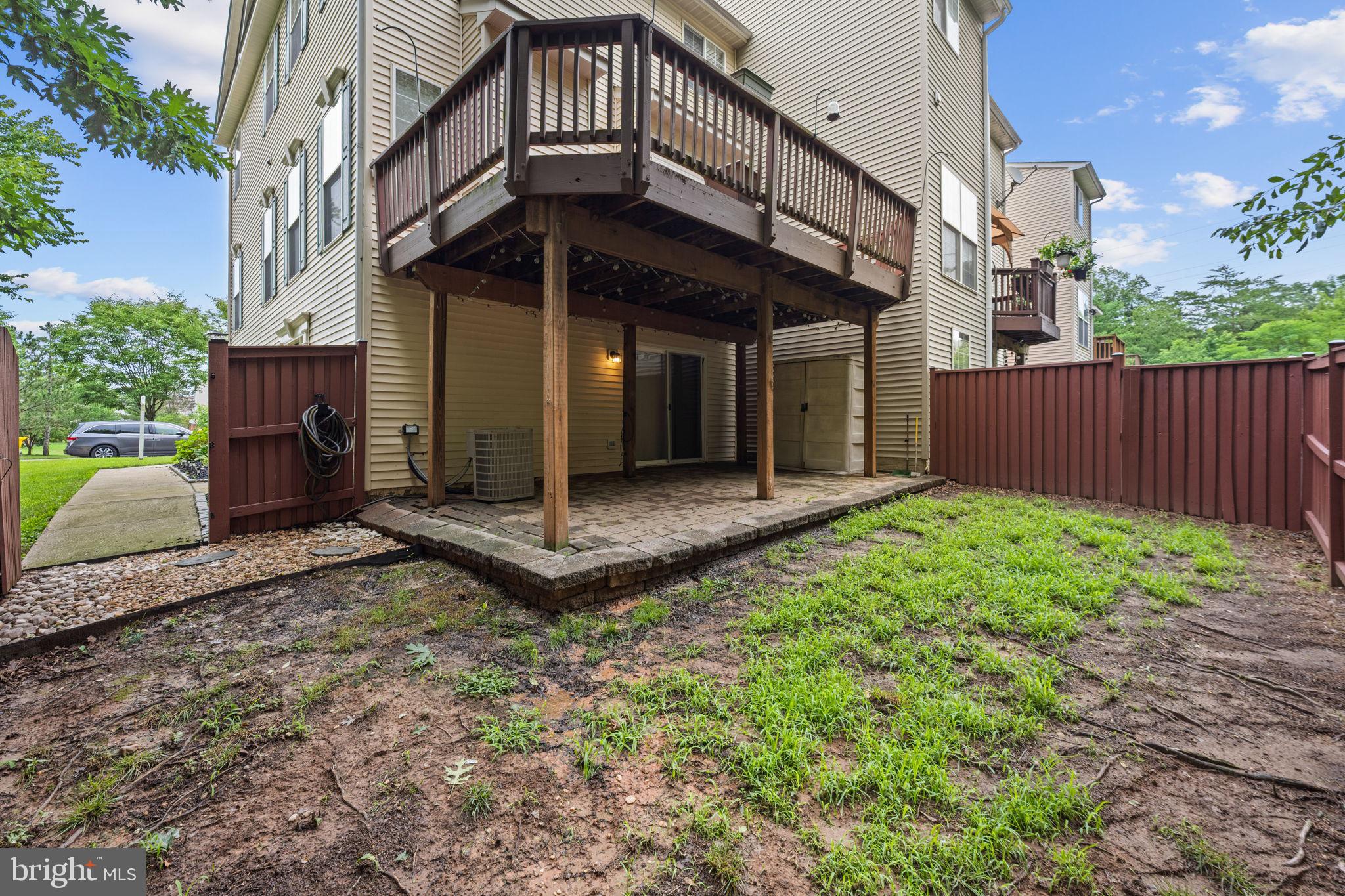 SEVEN OAKS - Residential