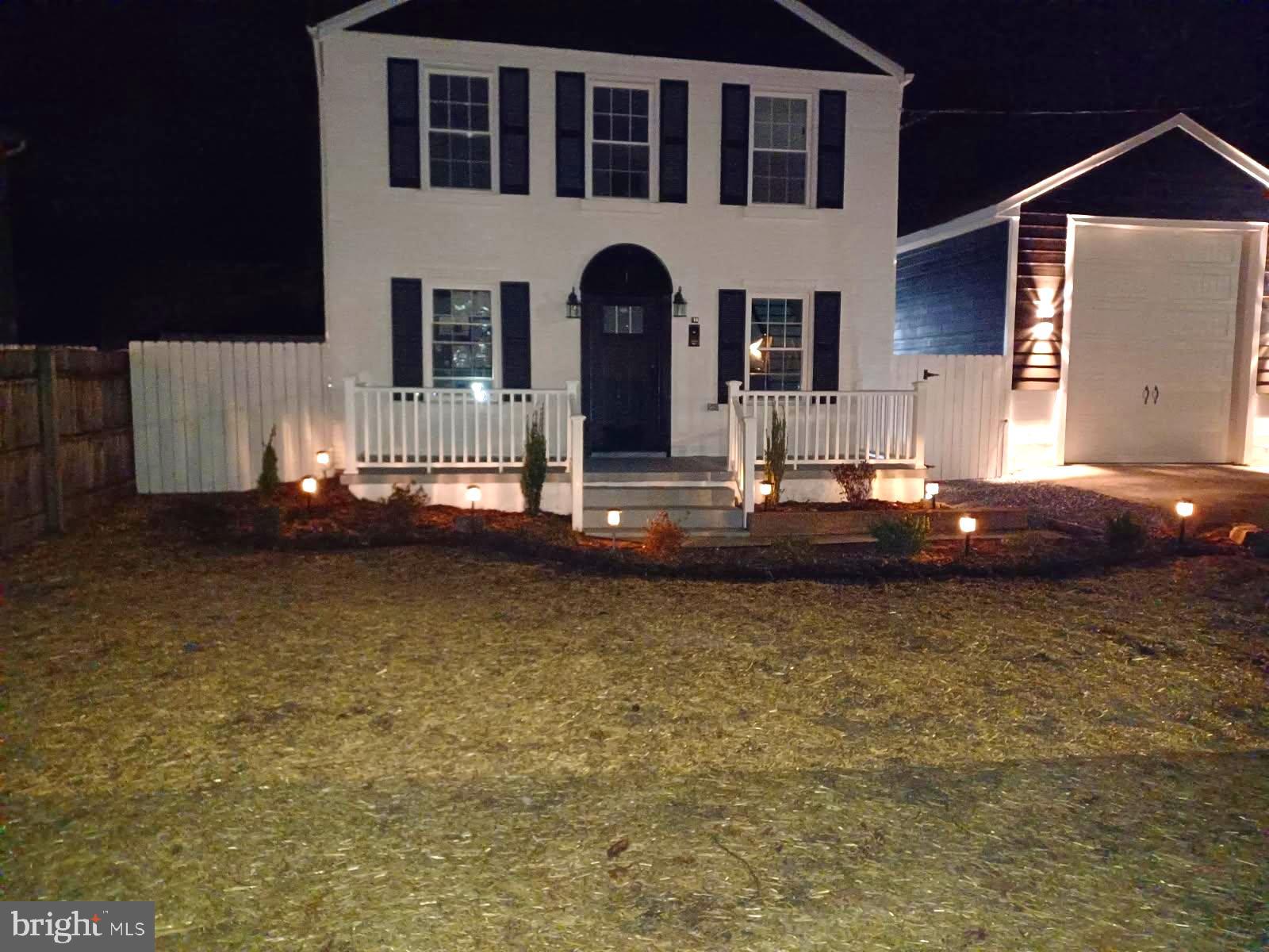 WOODLAND BEACH - Residential
