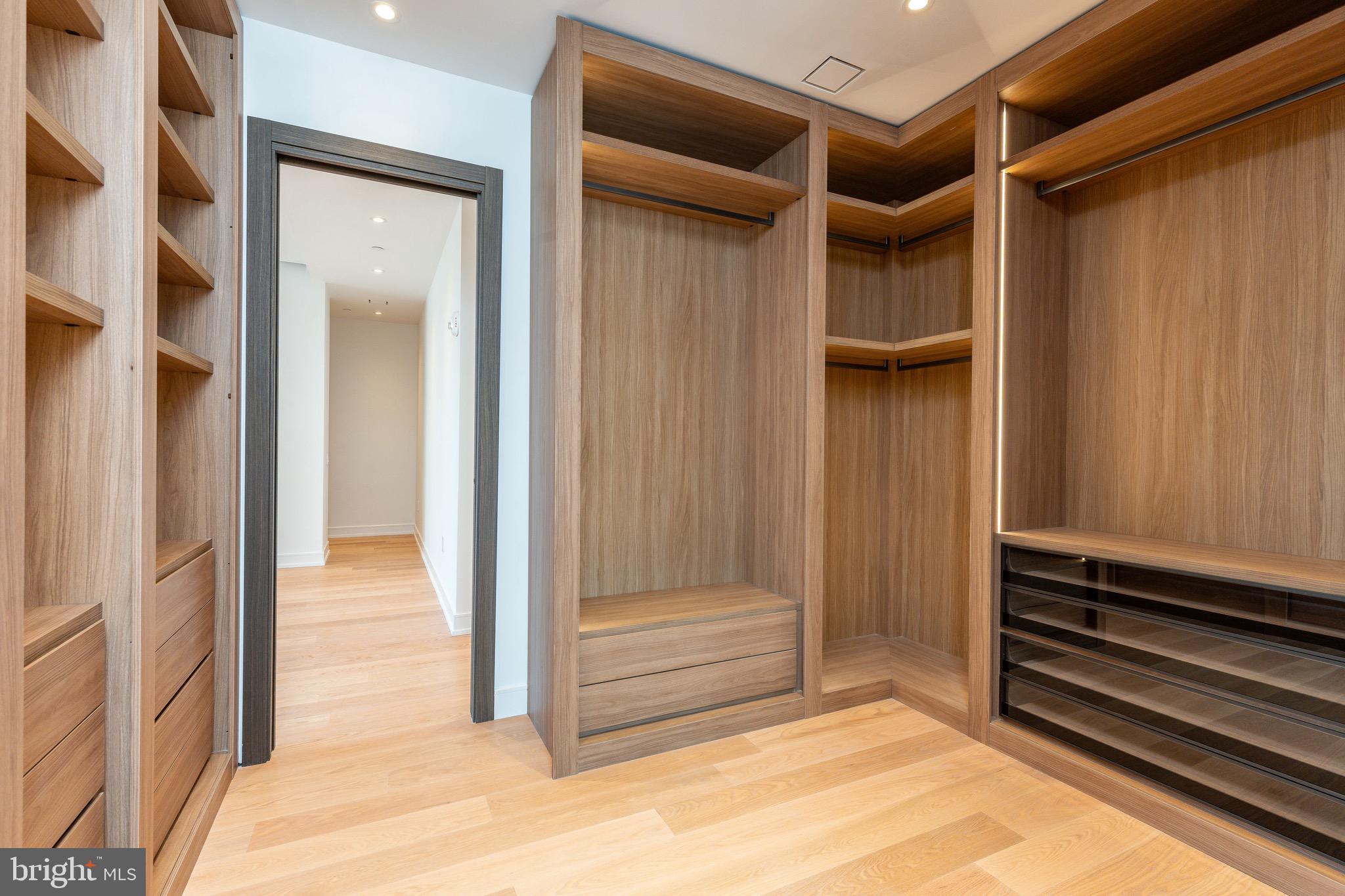 WASHINGTON SQ - Residential