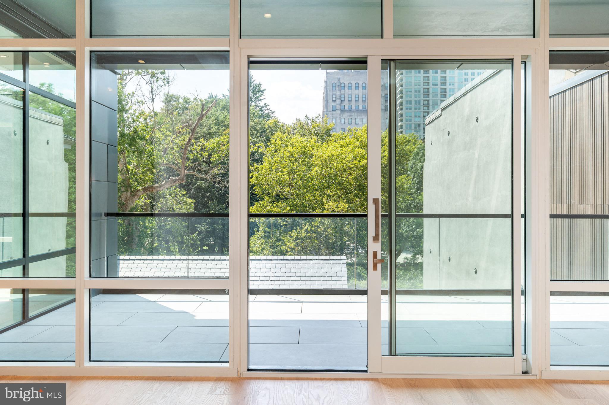 WASHINGTON SQ - Residential