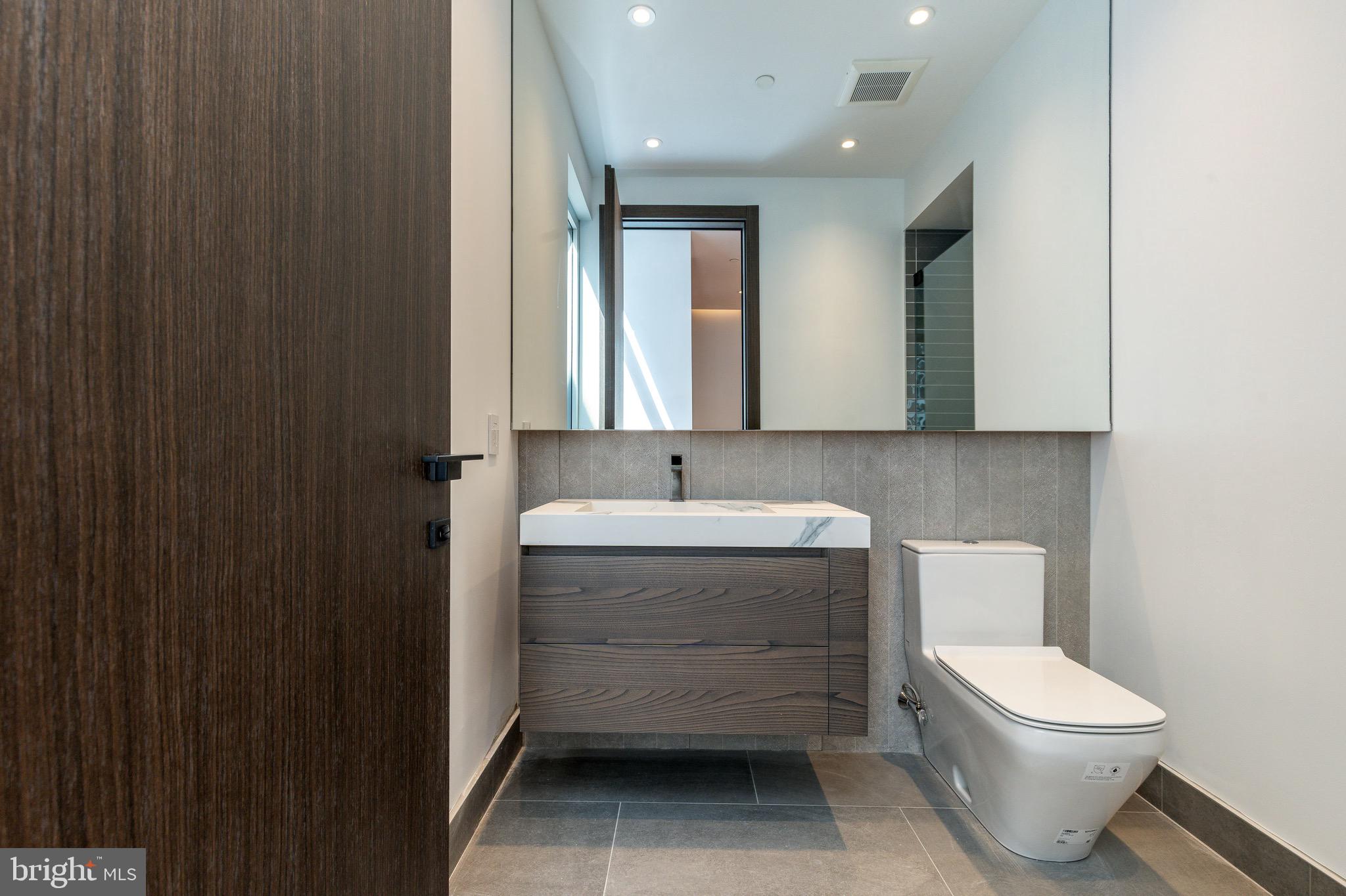 WASHINGTON SQ - Residential