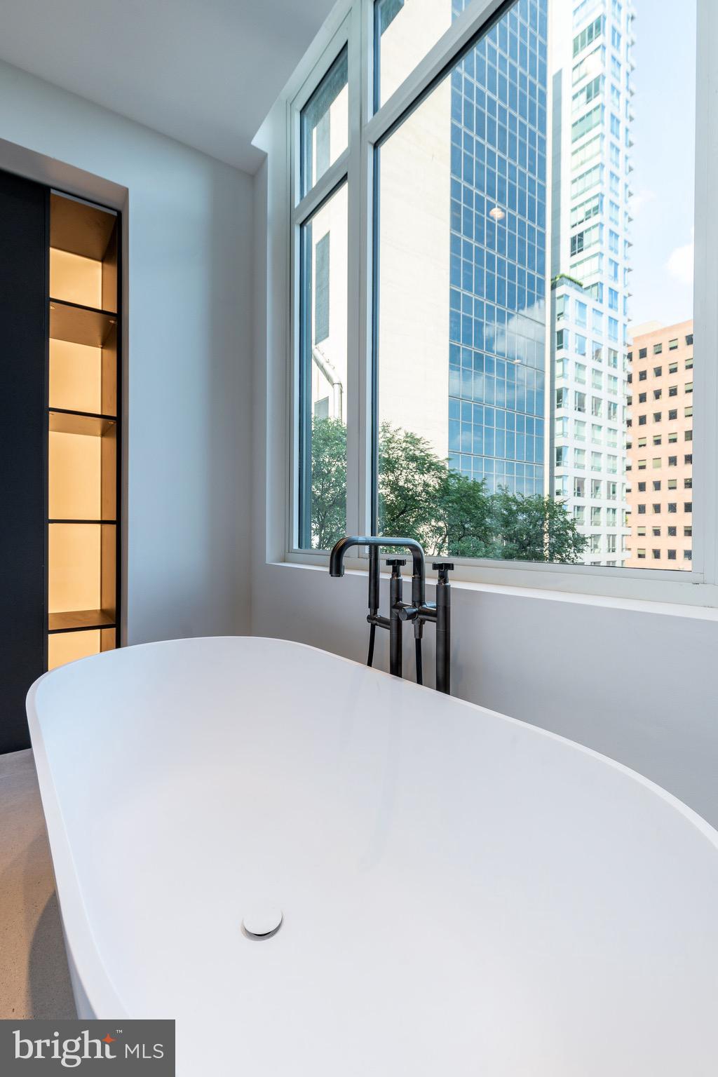 WASHINGTON SQ - Residential