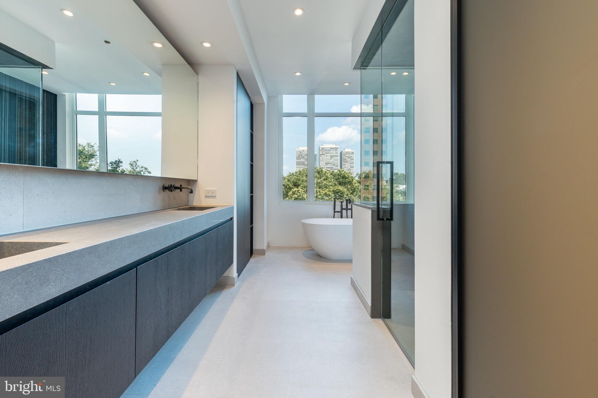 WASHINGTON SQ - Residential